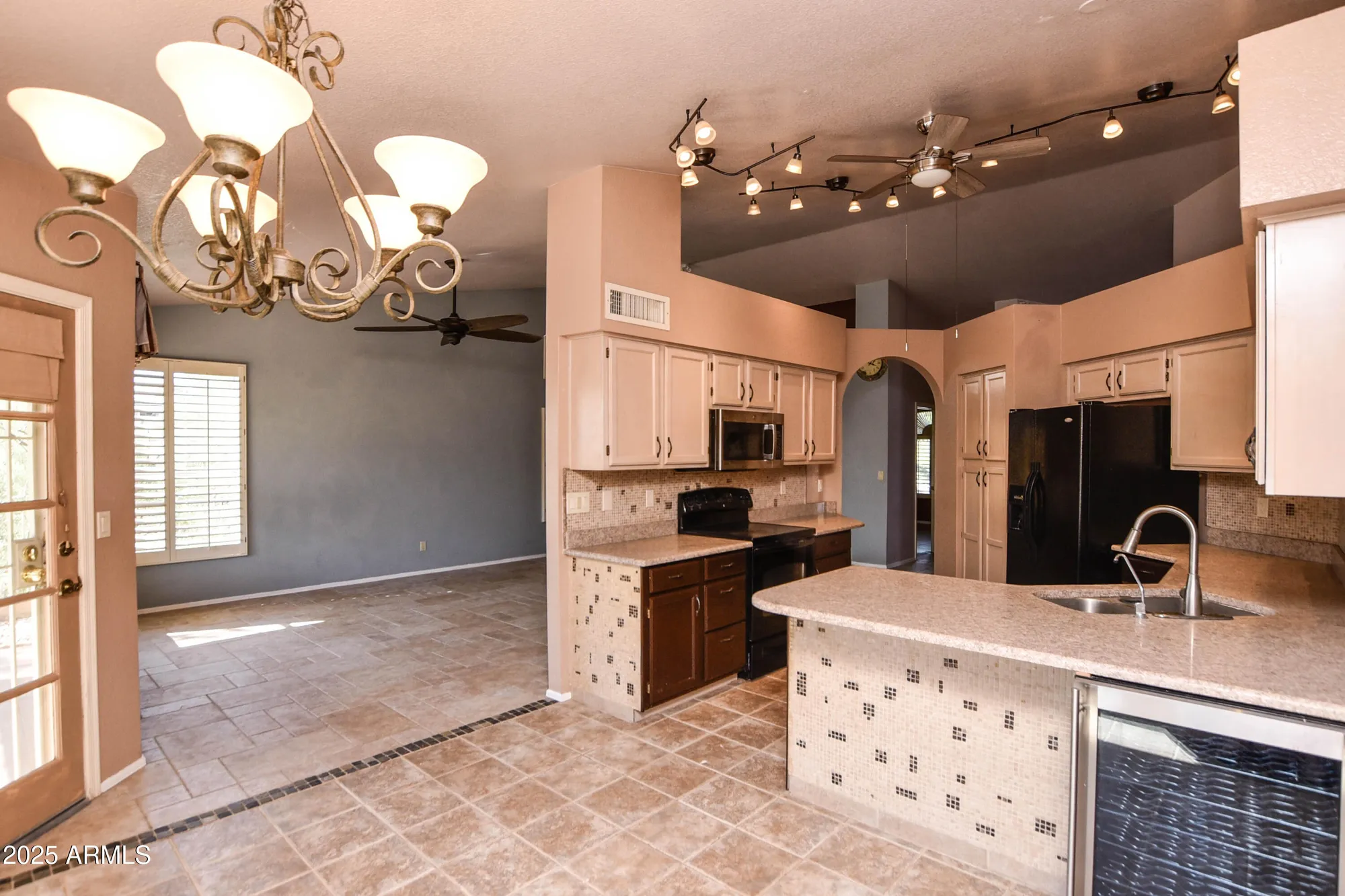 Property Slideshow image 9 of 29 | 8211 e sonoran way, Gold Canyon, AZ, 85118