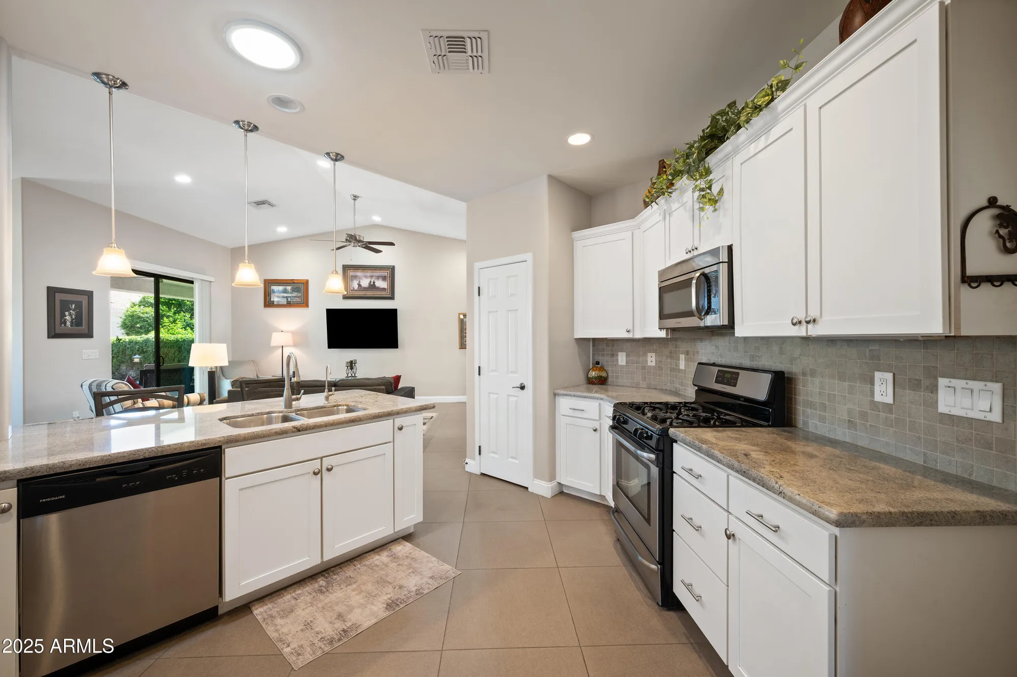 Property Slideshow image 6 of 33 | 2611 n armour ave, Mesa, AZ, 85215