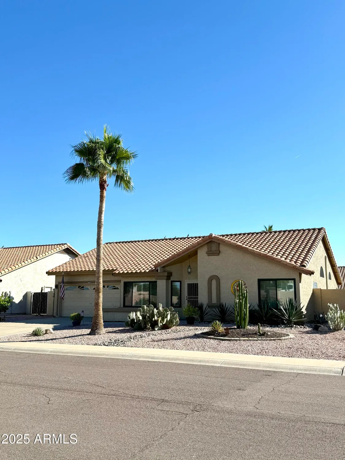 Property Slideshow image 2 of 34 | 9627 w menadota dr, Peoria, AZ, 85382