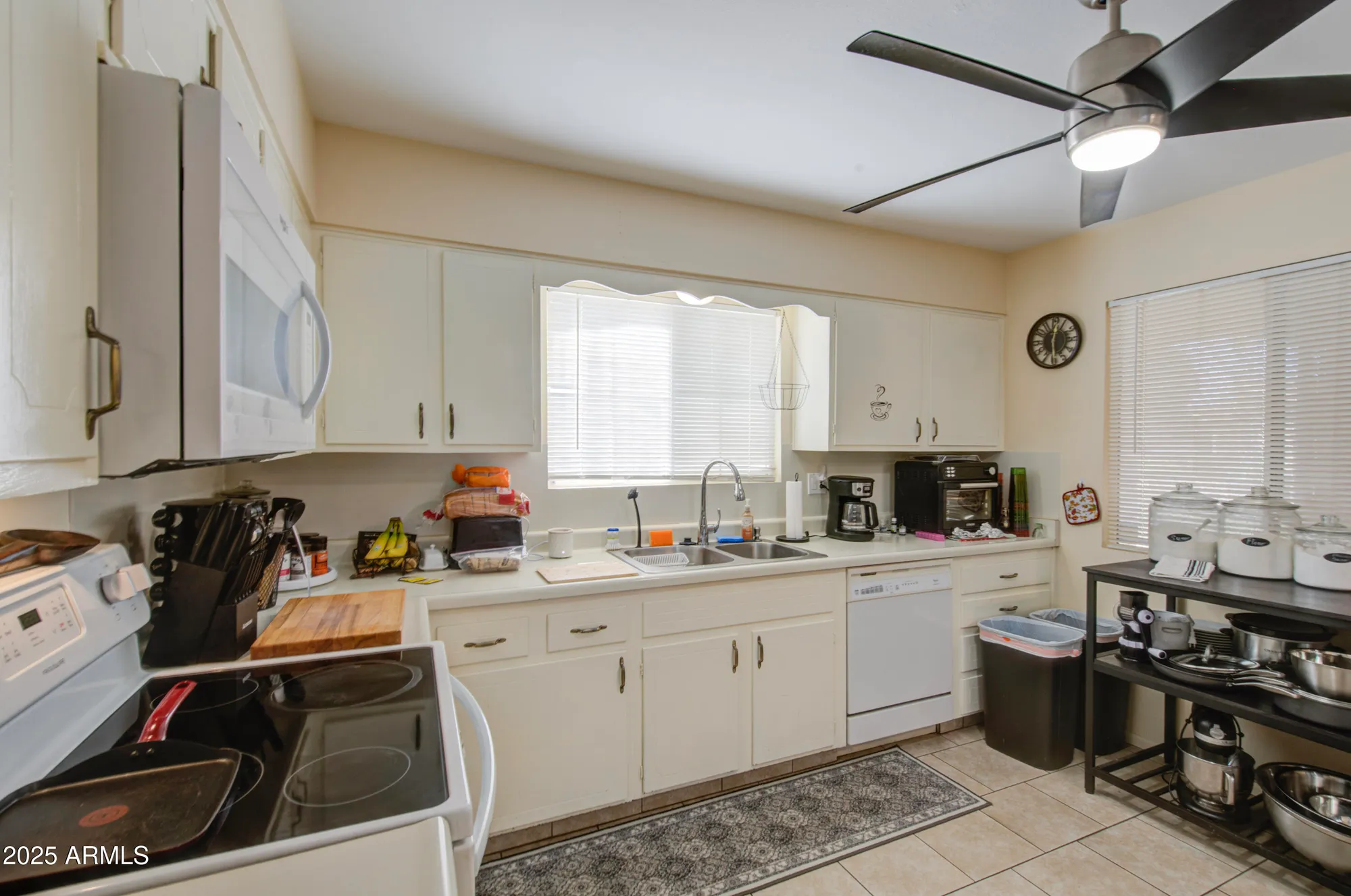 Property Slideshow image 11 of 39 | 10318 w corte del sol este, Sun City, AZ, 85351