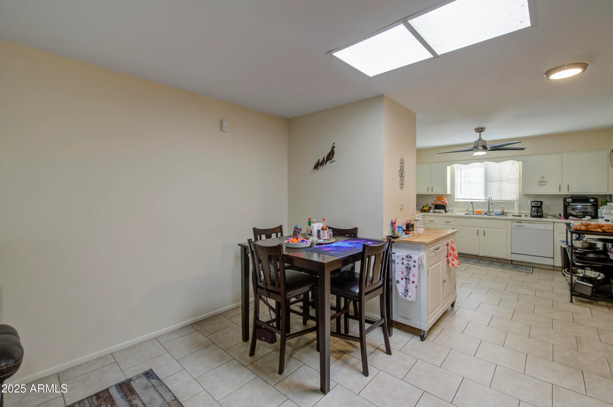 Property Slideshow image 12 of 39 | 10318 w corte del sol este, Sun City, AZ, 85351