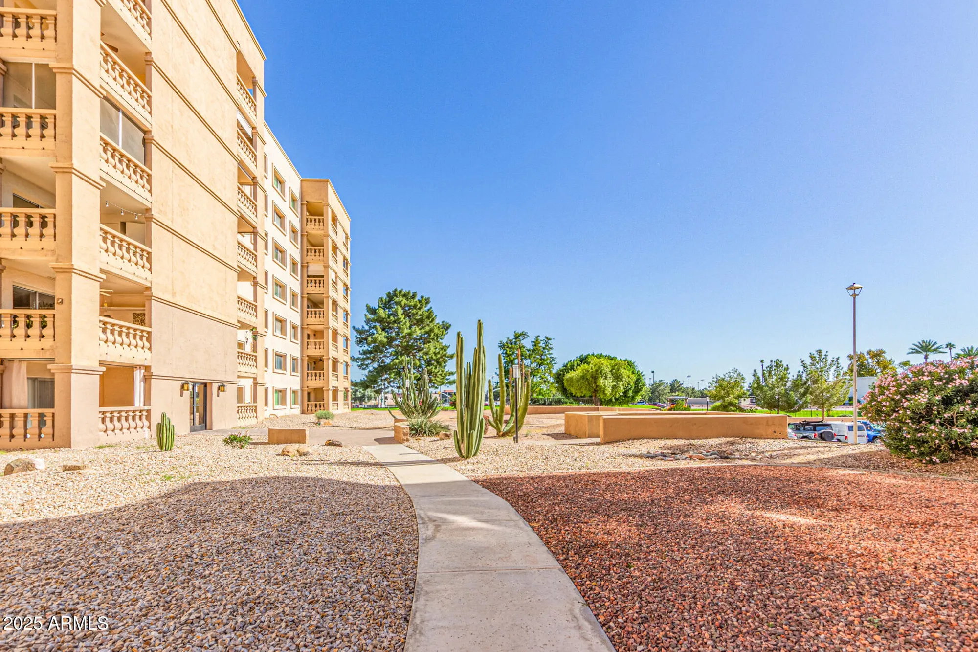 Property Slideshow image 3 of 35 | 7940 e camelback rd unit e 605, Scottsdale, AZ, 85251