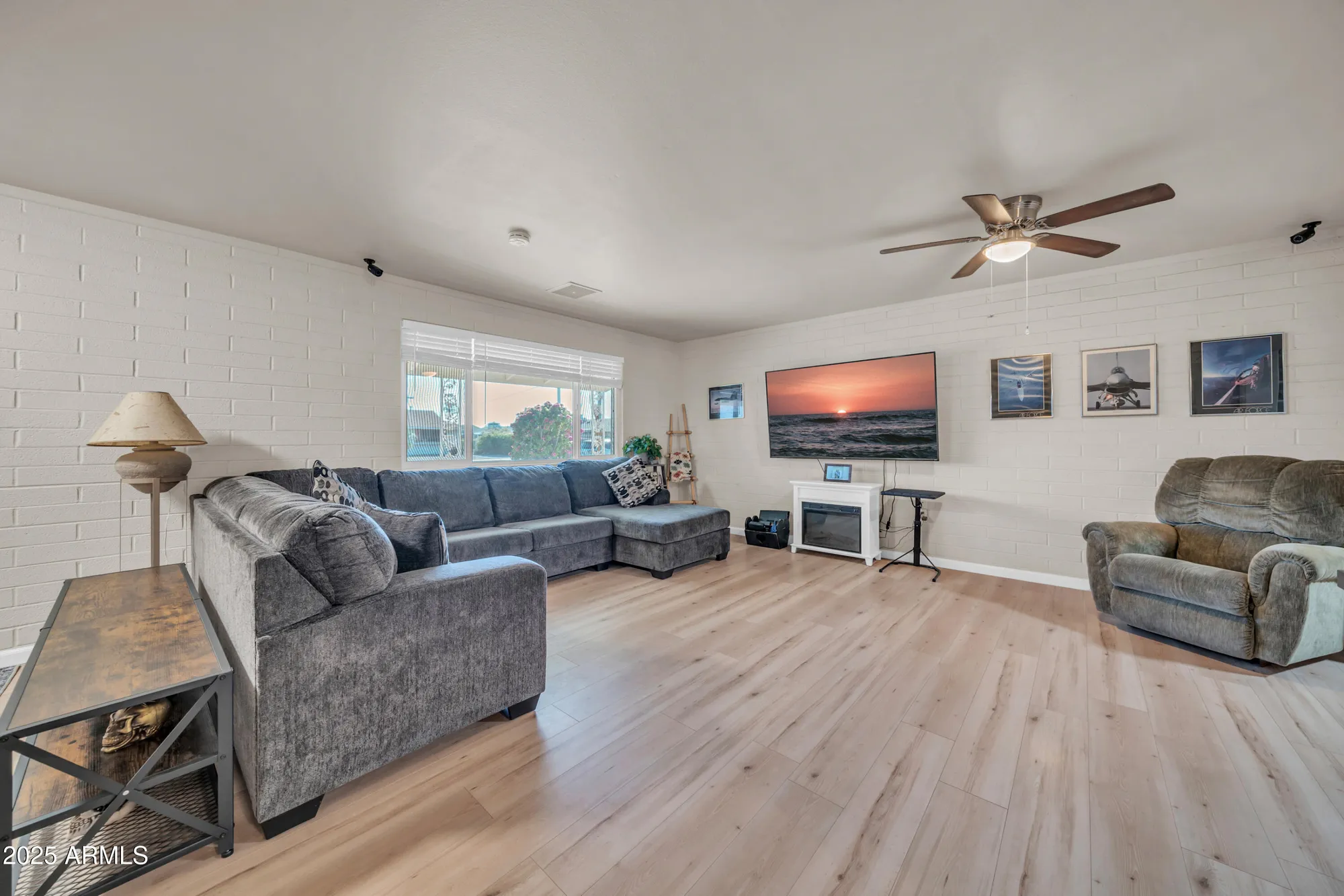 Property Slideshow image 3 of 25 | 10614 n 103rd ave, Sun City, AZ, 85351