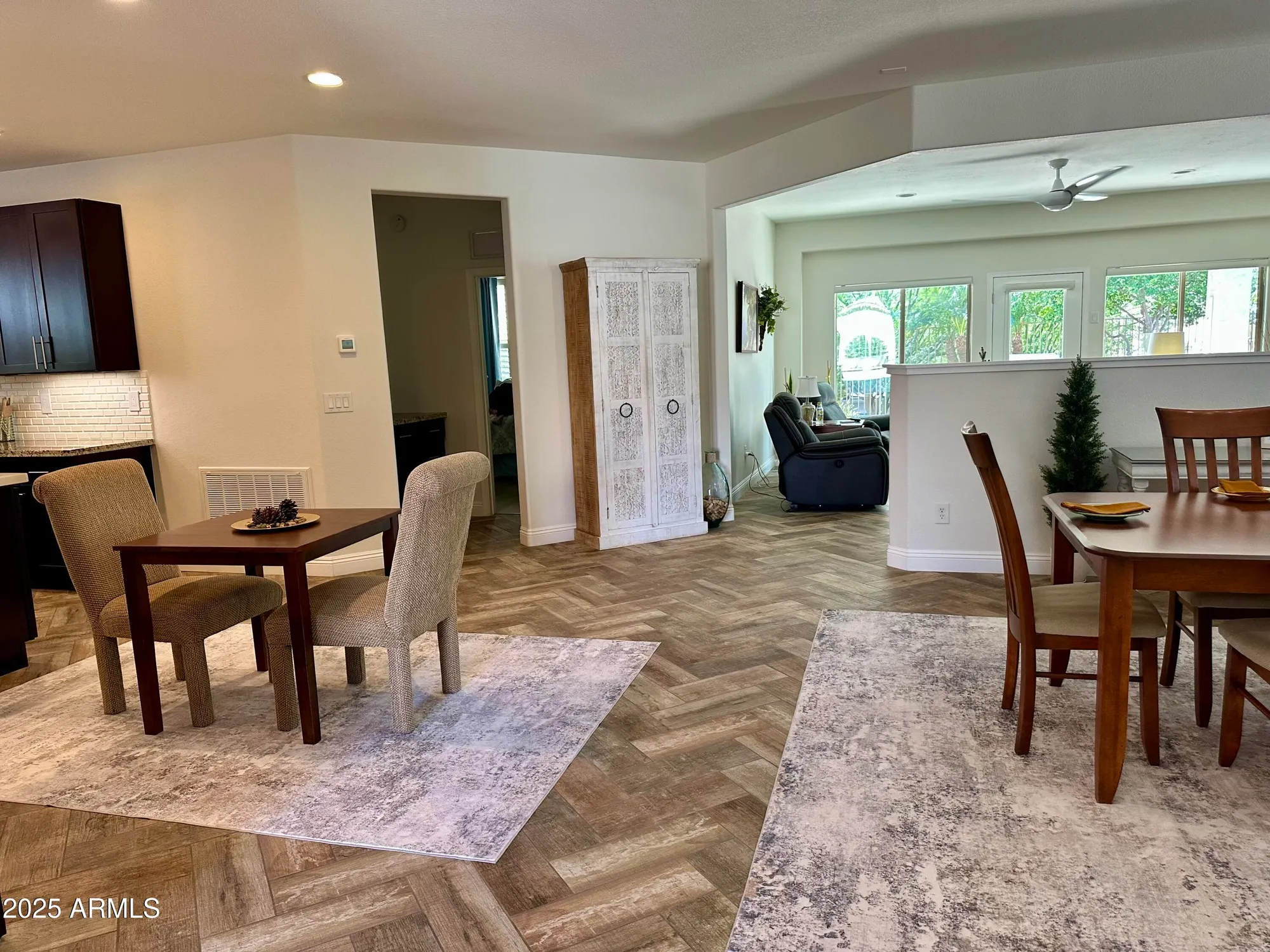 Property Slideshow image 9 of 38 | 4649 e sourwood dr, Gilbert, AZ, 85298