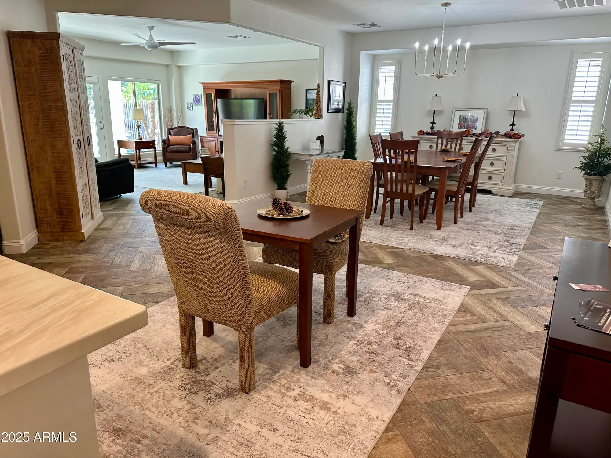 Property Slideshow image 6 of 38 | 4649 e sourwood dr, Gilbert, AZ, 85298