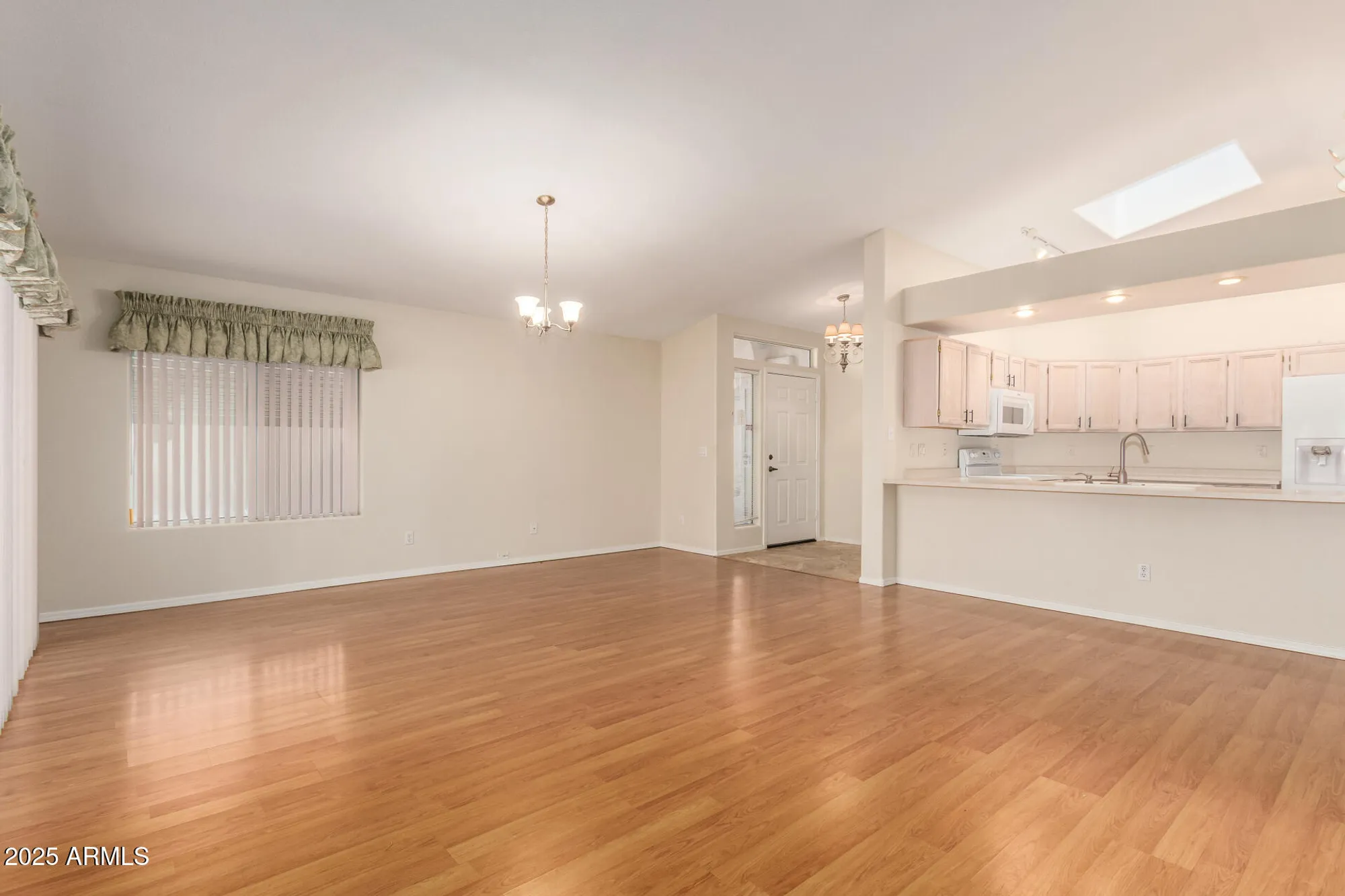 Property Slideshow image 3 of 20 | 14566 w zuni trl, Surprise, AZ, 85374