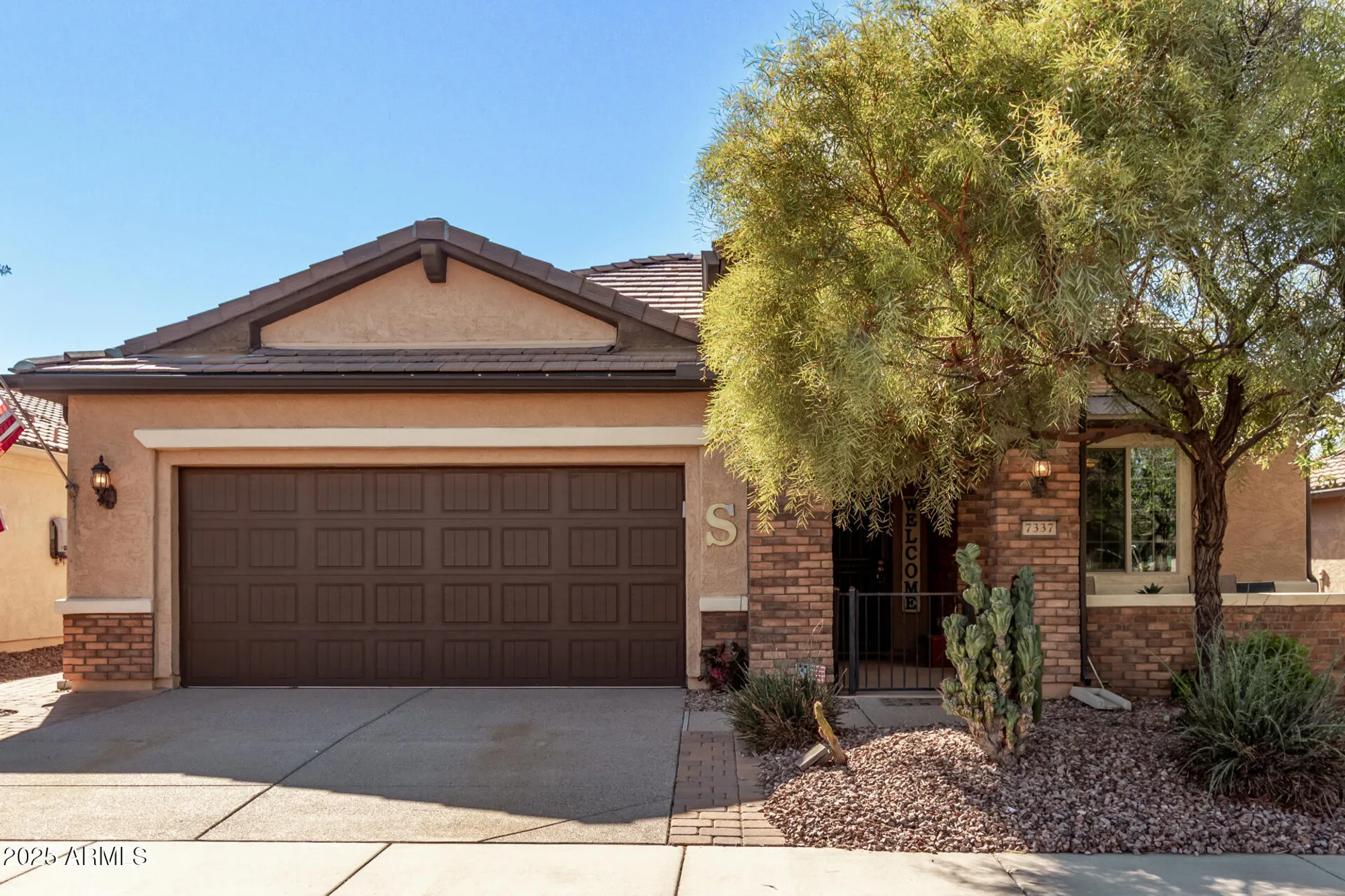 Property Slideshow image 2 of 33 | 7337 w silver spring way, Florence, AZ, 85132