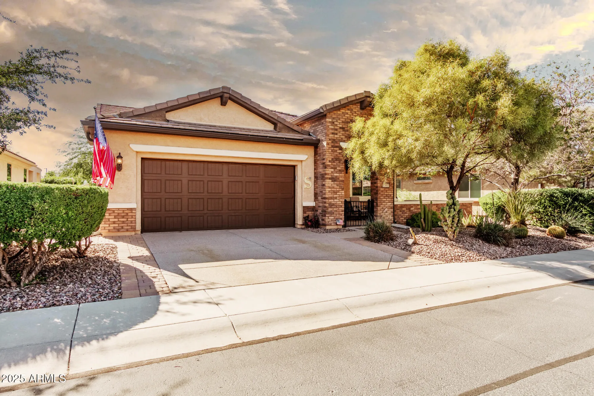 Property Slideshow image 1 of 33 | 7337 w silver spring way, Florence, AZ, 85132