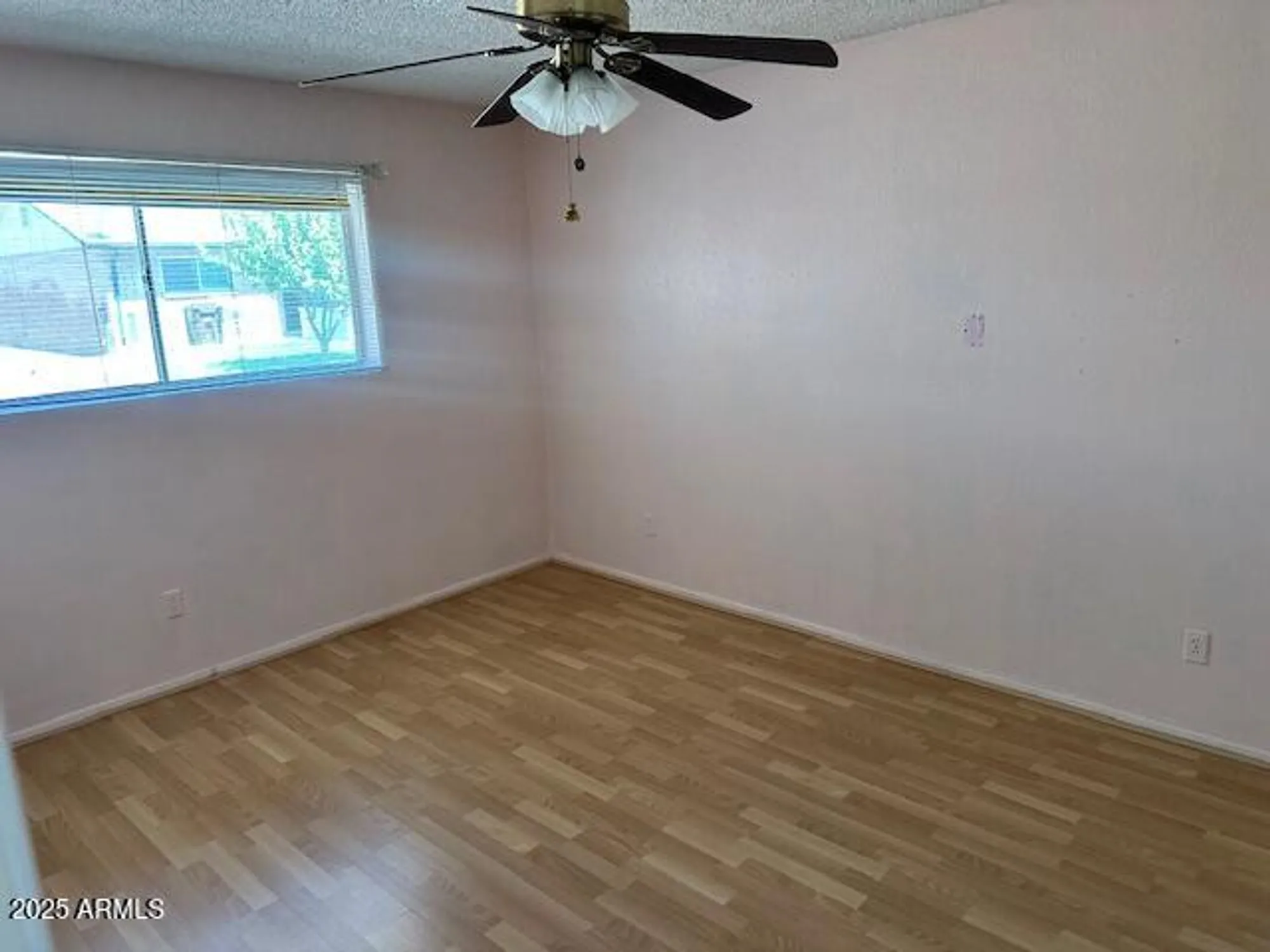 Property Slideshow image 4 of 8 | 9638 w cinnabar ave b, Peoria, AZ, 85345