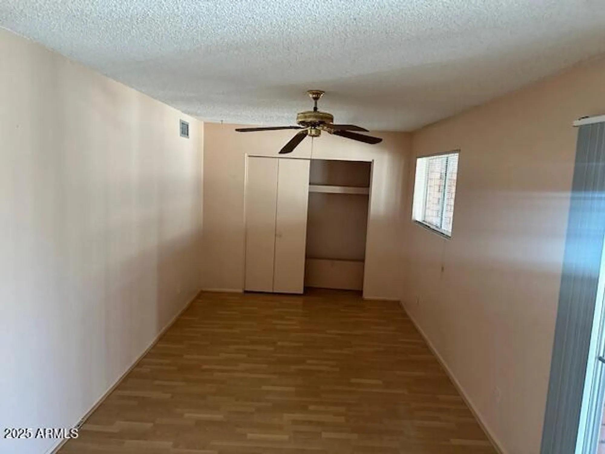 Property Slideshow image 5 of 8 | 9638 w cinnabar ave b, Peoria, AZ, 85345