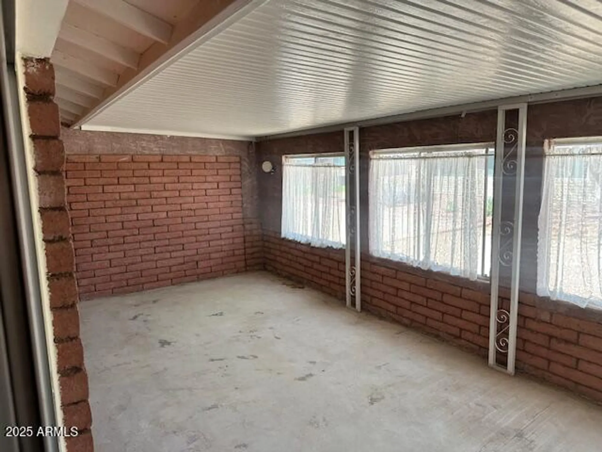 Property Slideshow image 6 of 8 | 9638 w cinnabar ave b, Peoria, AZ, 85345