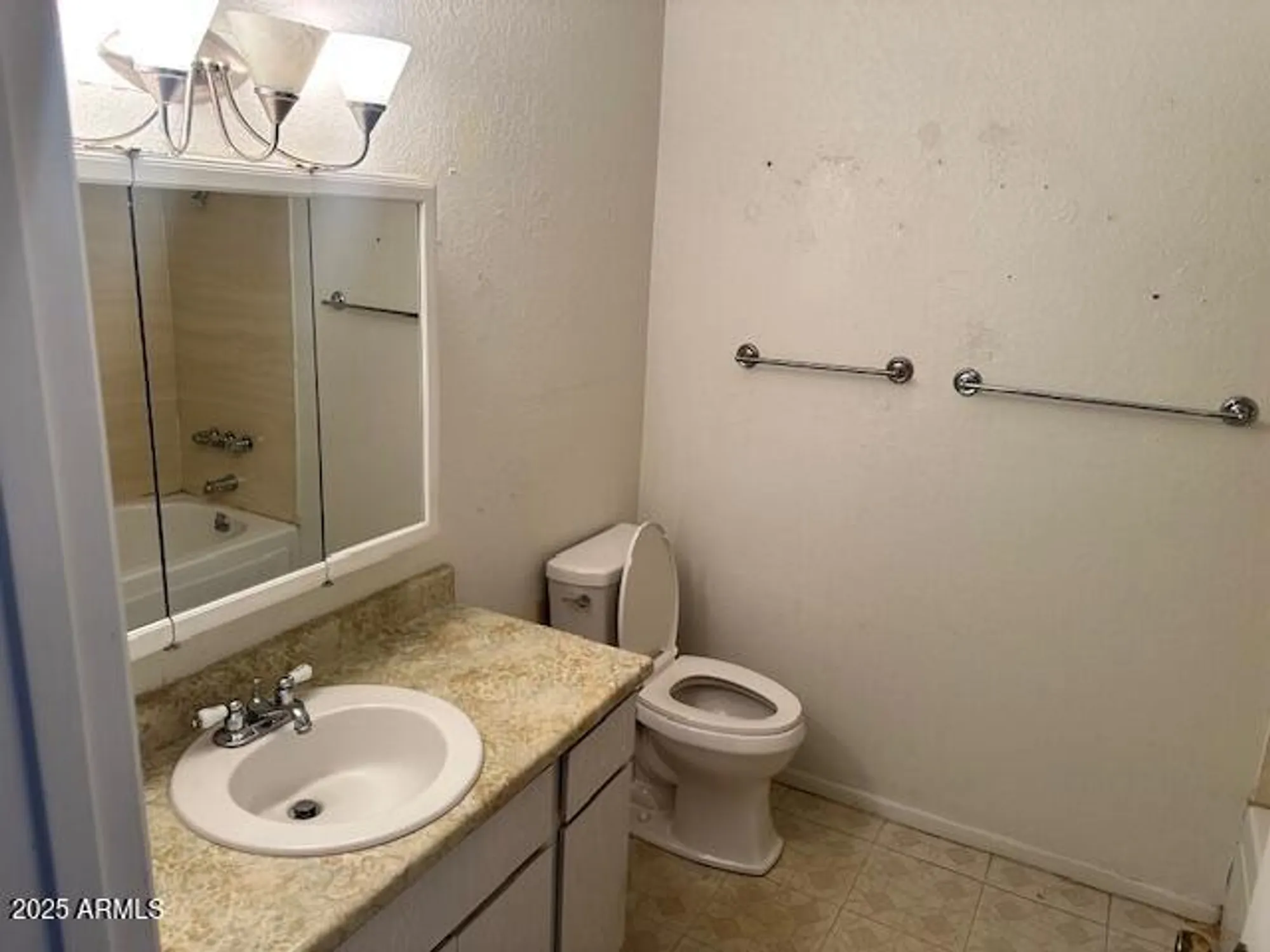 Property Slideshow image 8 of 8 | 9638 w cinnabar ave b, Peoria, AZ, 85345