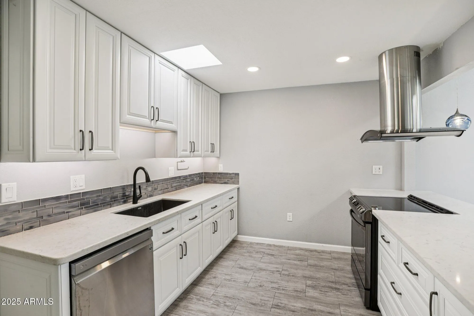 Property Slideshow image 12 of 30 | 9960 w forrester dr, Sun City, AZ, 85351