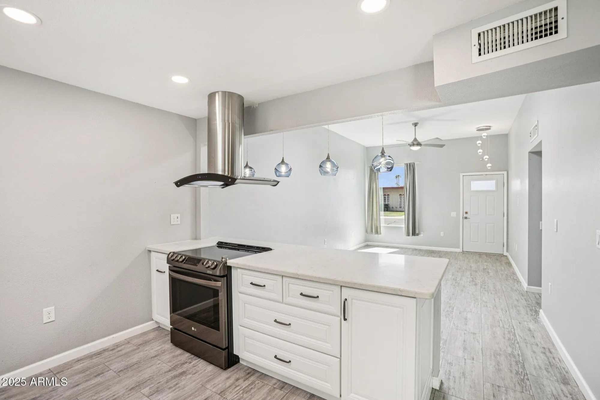 Property Slideshow image 13 of 30 | 9960 w forrester dr, Sun City, AZ, 85351