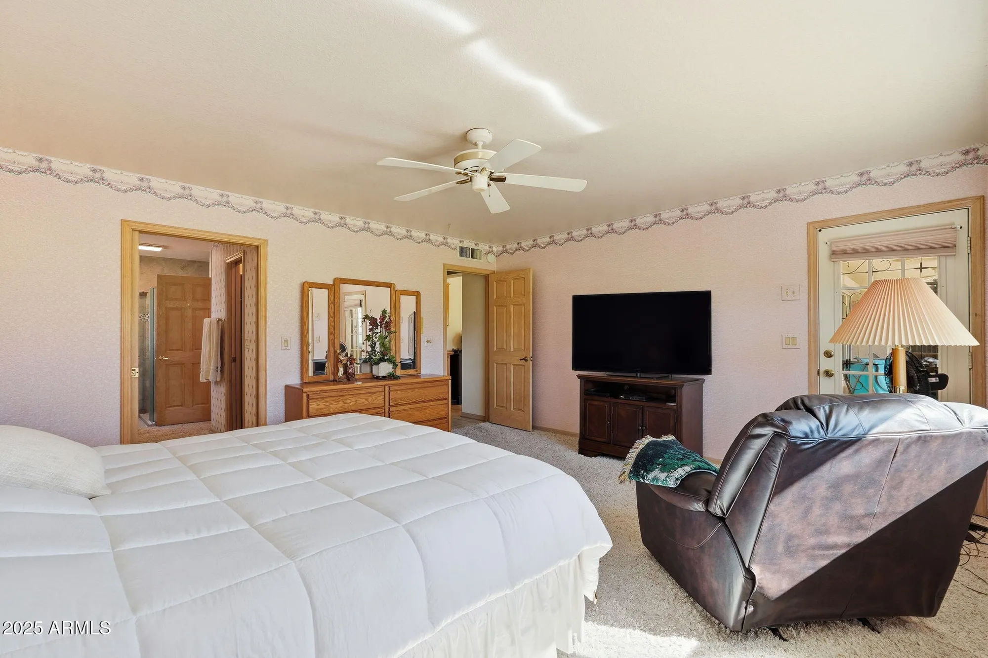 Property Slideshow image 31 of 46 | 8041 e lakeview ave, Mesa, AZ, 85209