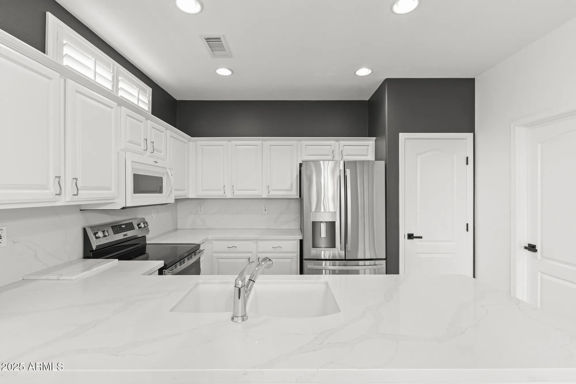 Property Slideshow image 5 of 20 | 18133 n villa bella dr, Surprise, AZ, 85374