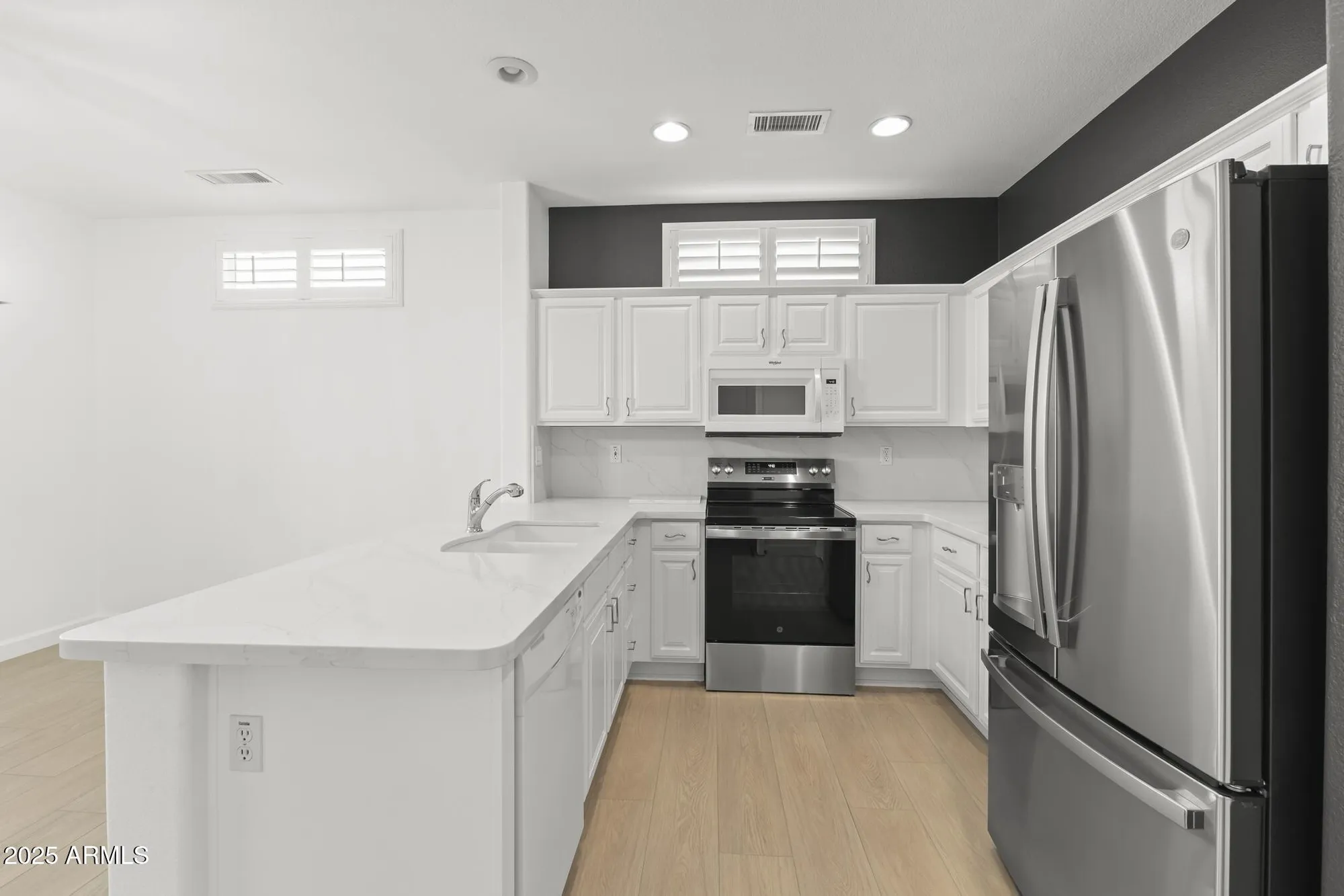 Property Slideshow image 6 of 20 | 18133 n villa bella dr, Surprise, AZ, 85374