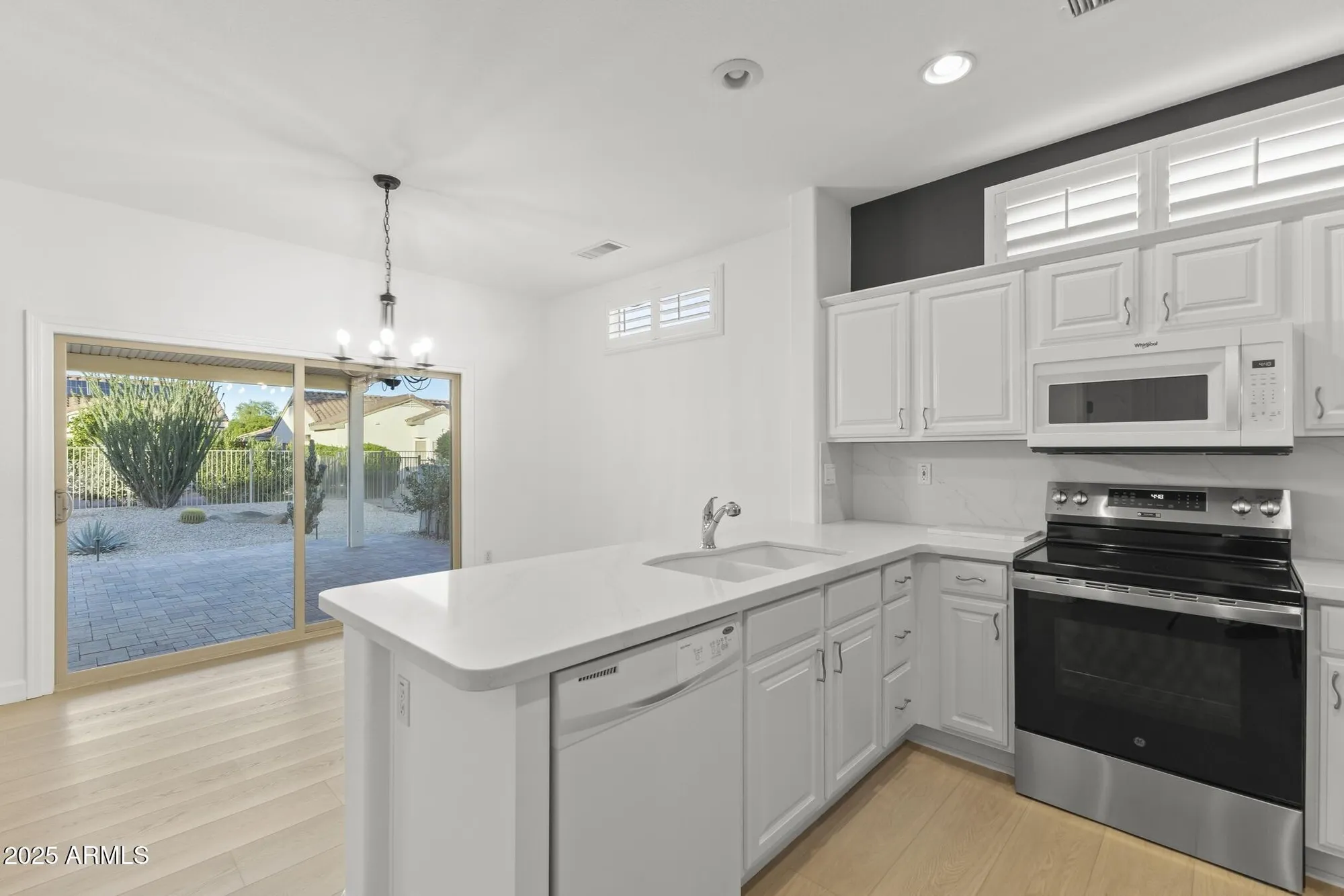 Property Slideshow image 8 of 20 | 18133 n villa bella dr, Surprise, AZ, 85374