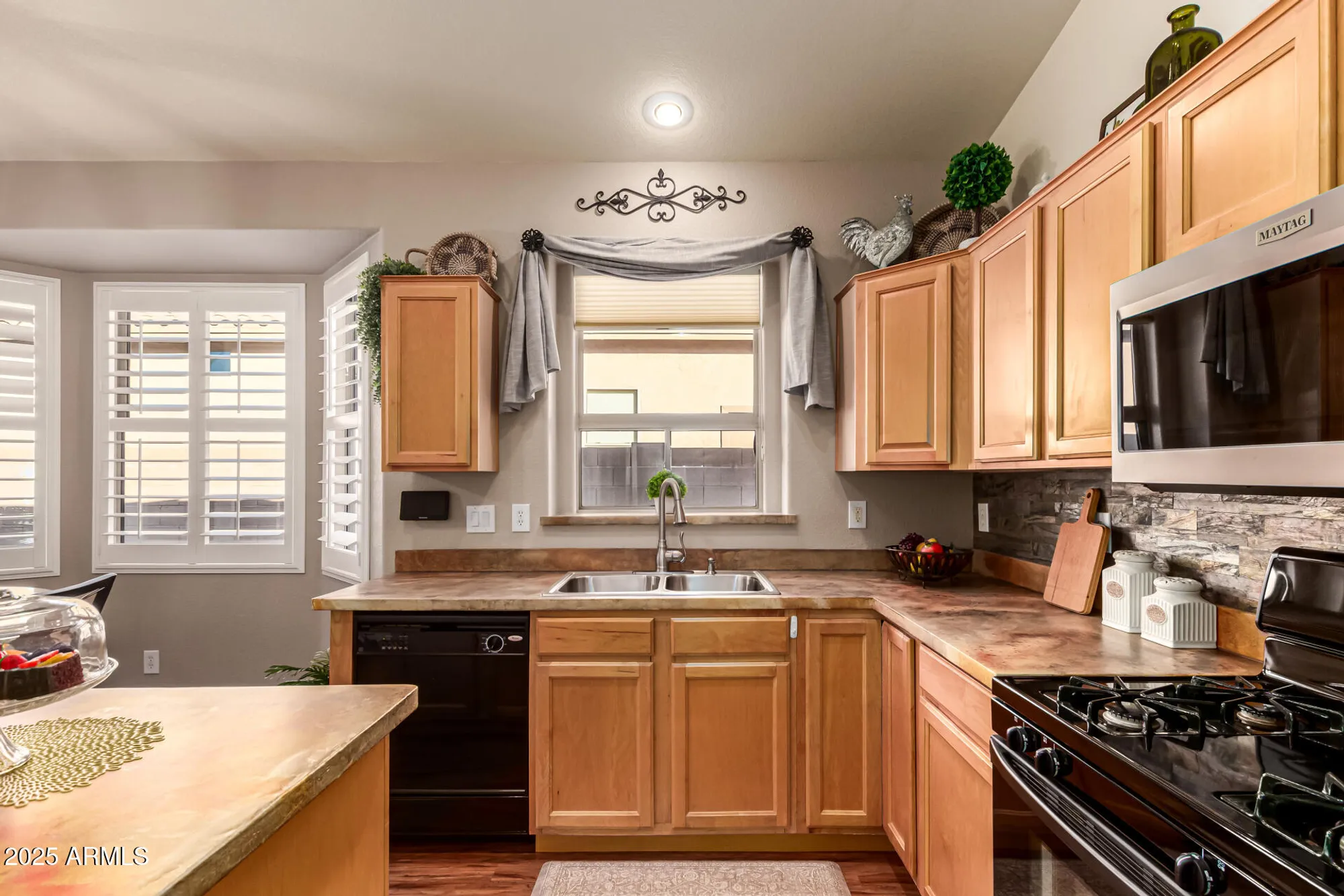 Property Slideshow image 20 of 39 | 18359 n linkletter ln, Surprise, AZ, 85374