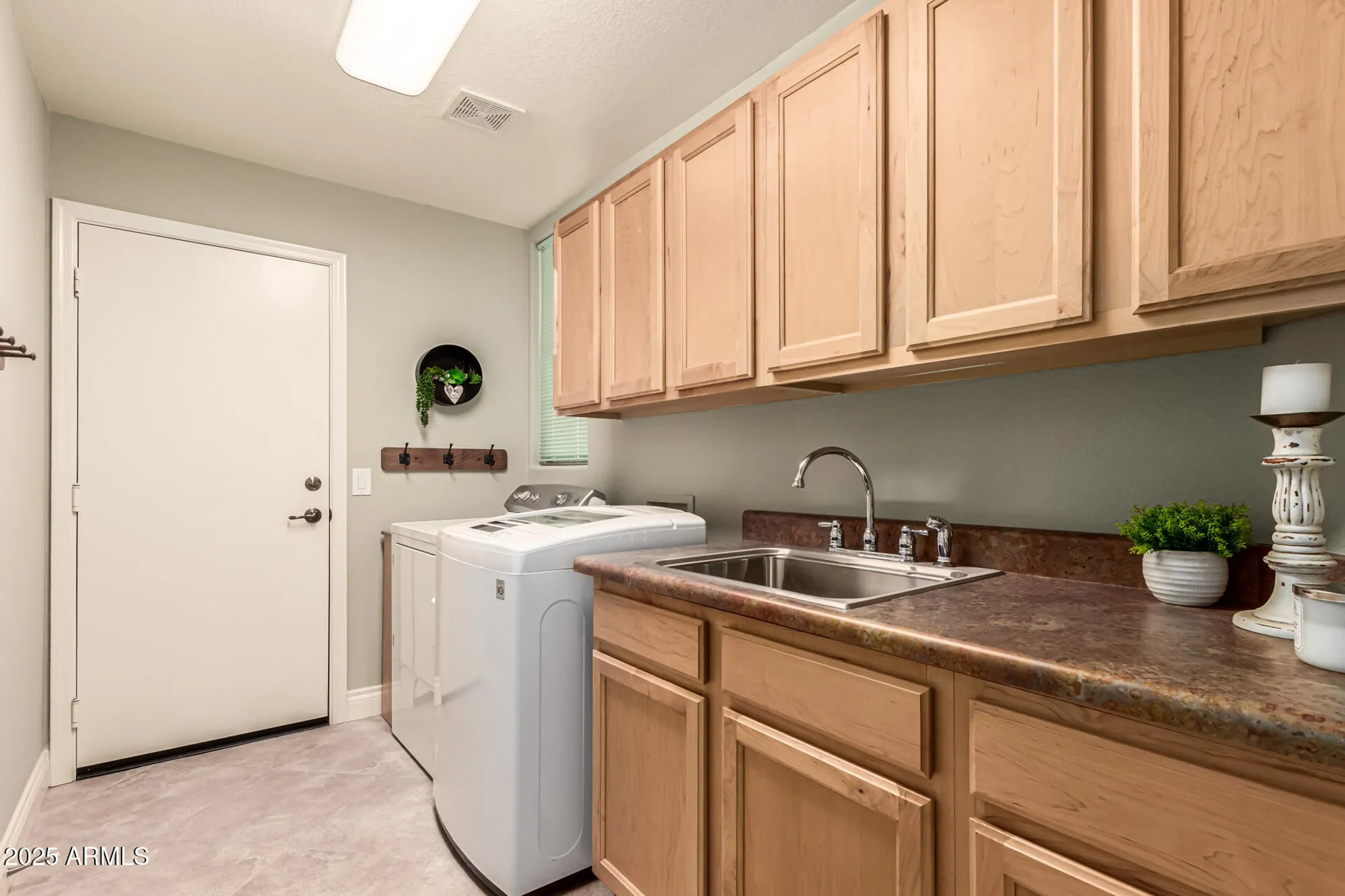 Property Slideshow image 30 of 39 | 18359 n linkletter ln, Surprise, AZ, 85374