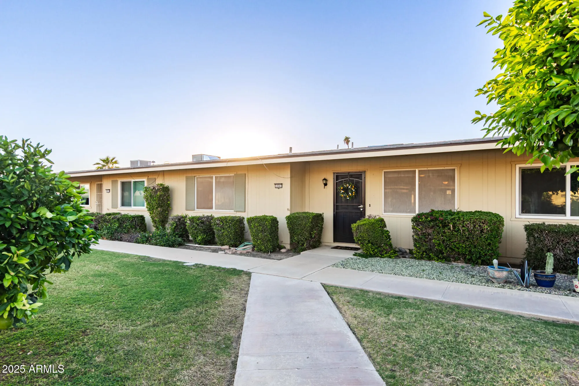 Property Slideshow image 2 of 39 | 10941 w santa fe dr, Sun City, AZ, 85351