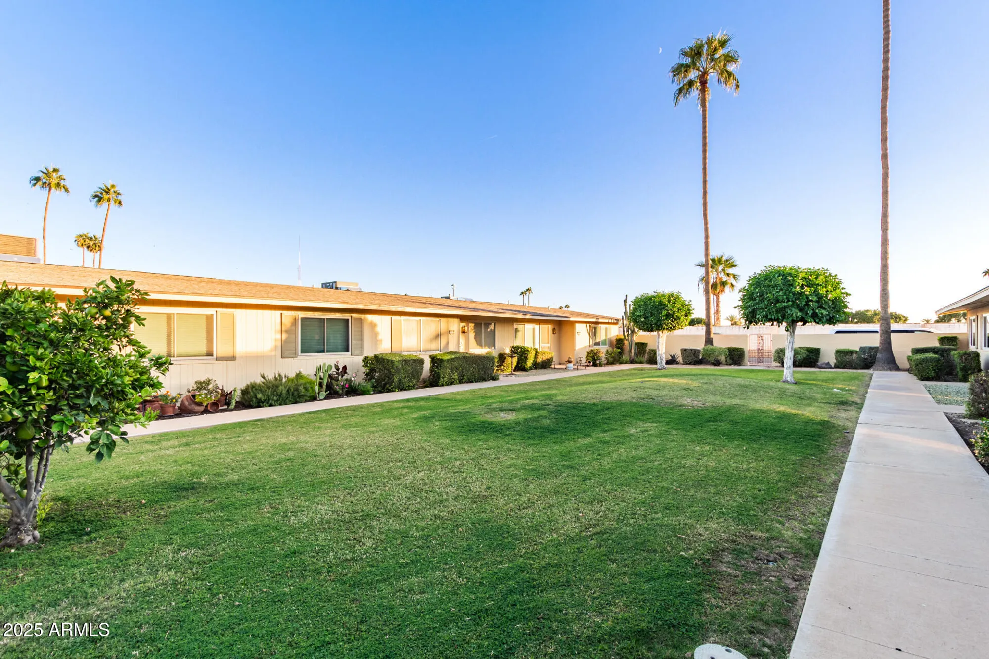 Property Slideshow image 4 of 39 | 10941 w santa fe dr, Sun City, AZ, 85351