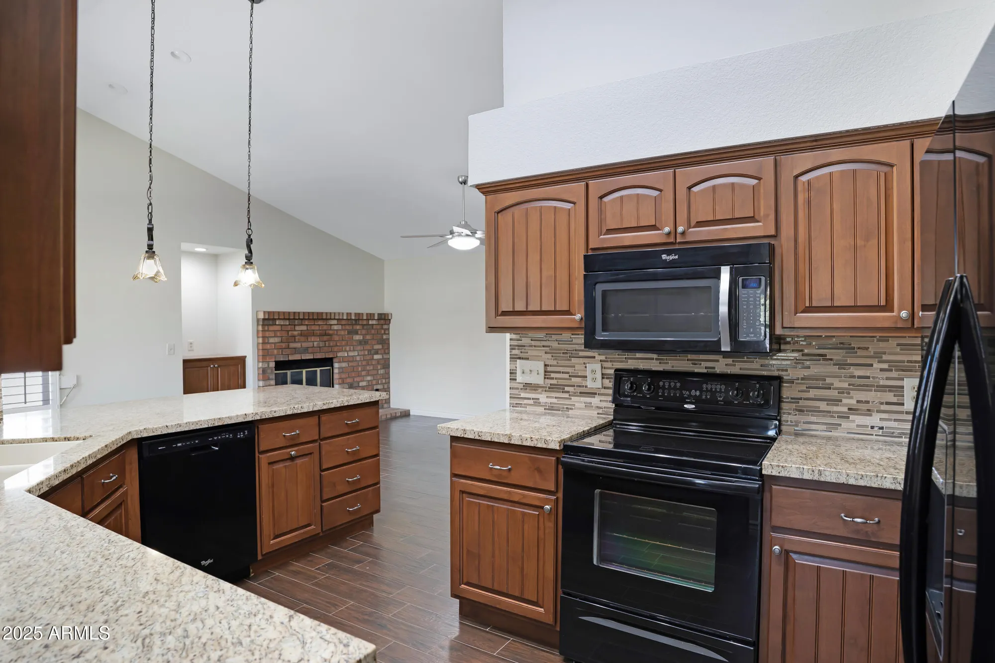 Property Slideshow image 11 of 32 | 13010 s 42nd st, Phoenix, AZ, 85044