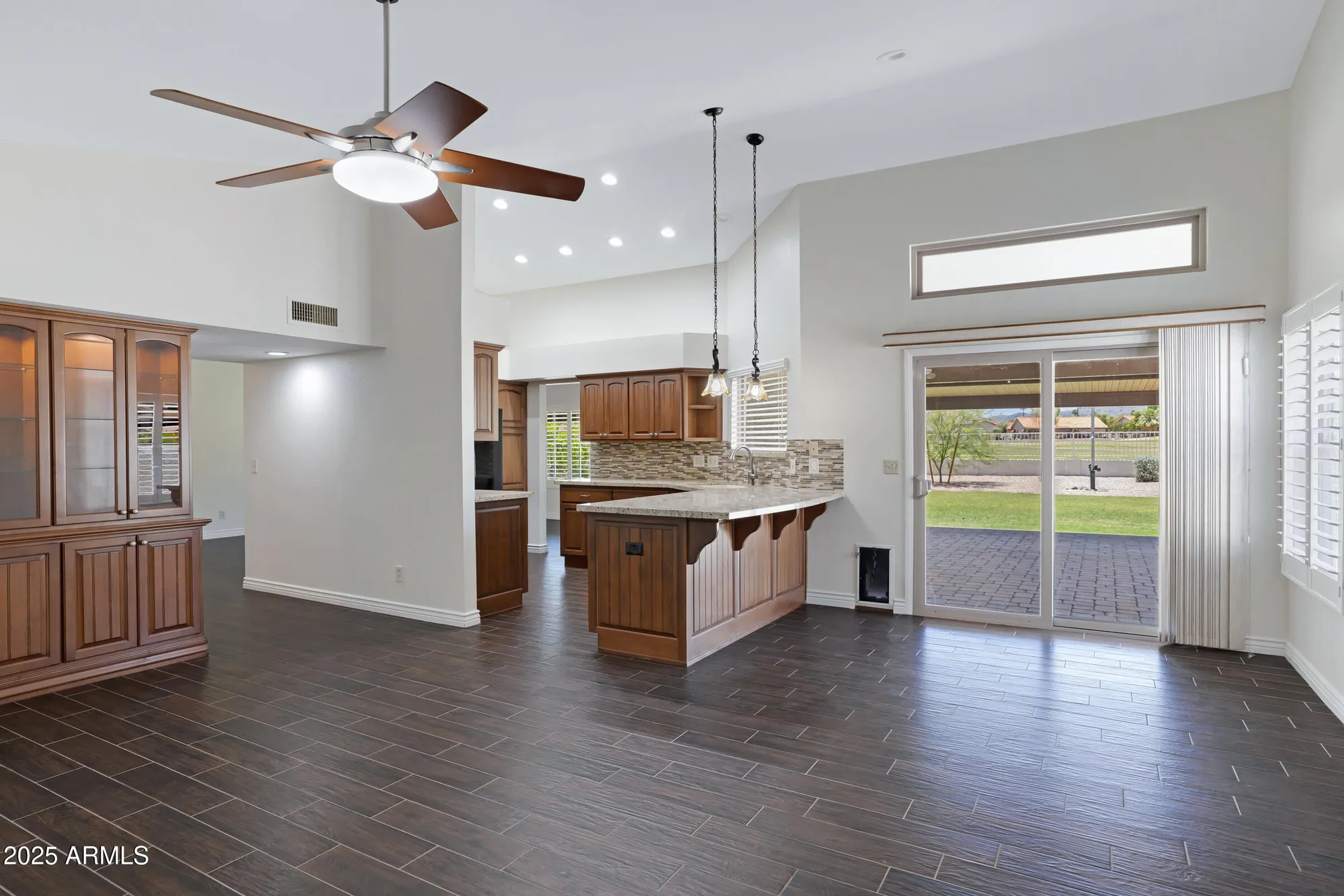 Property Slideshow image 14 of 32 | 13010 s 42nd st, Phoenix, AZ, 85044