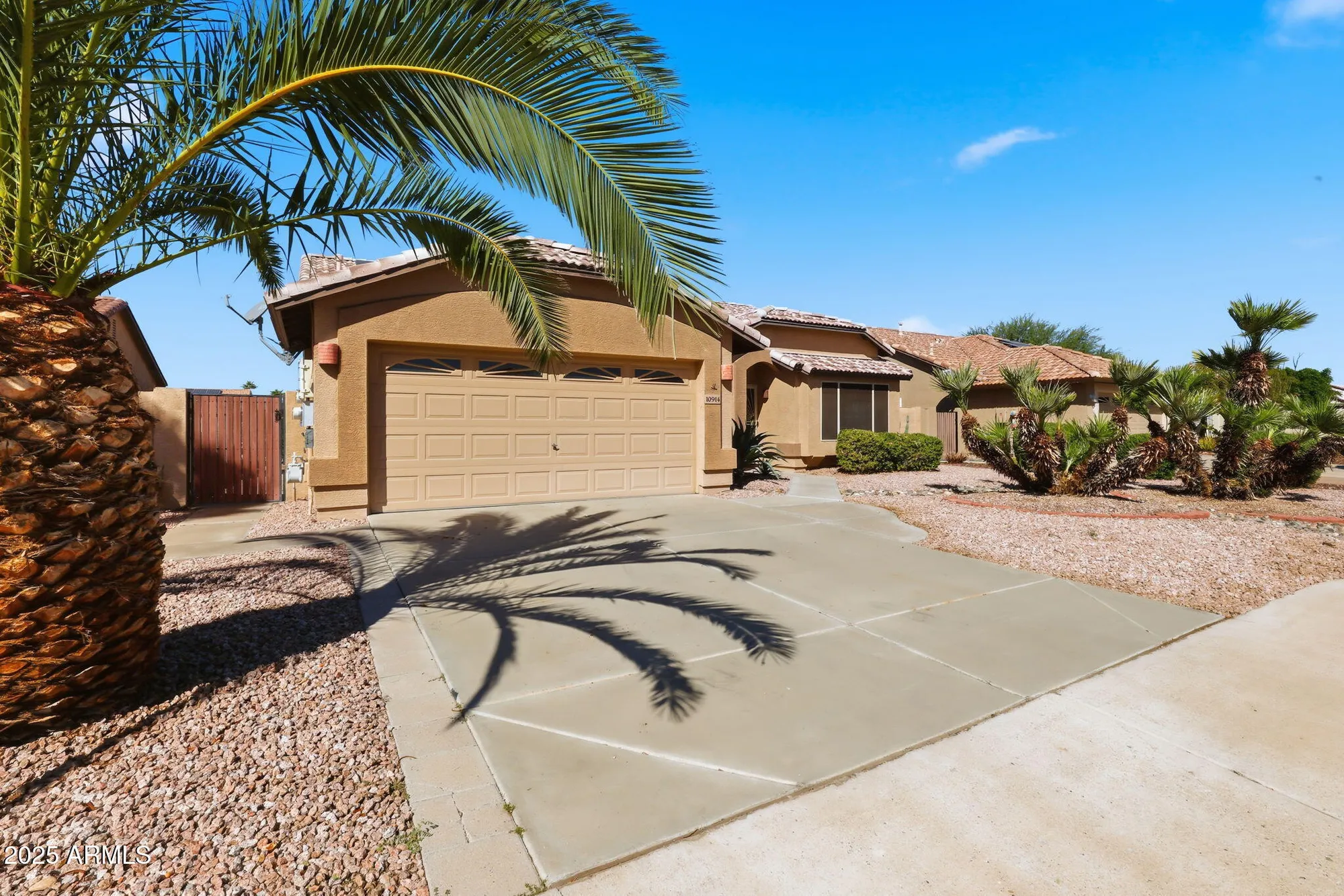 Property Slideshow image 2 of 43 | 10914 w cimarron dr, Peoria, AZ, 85373
