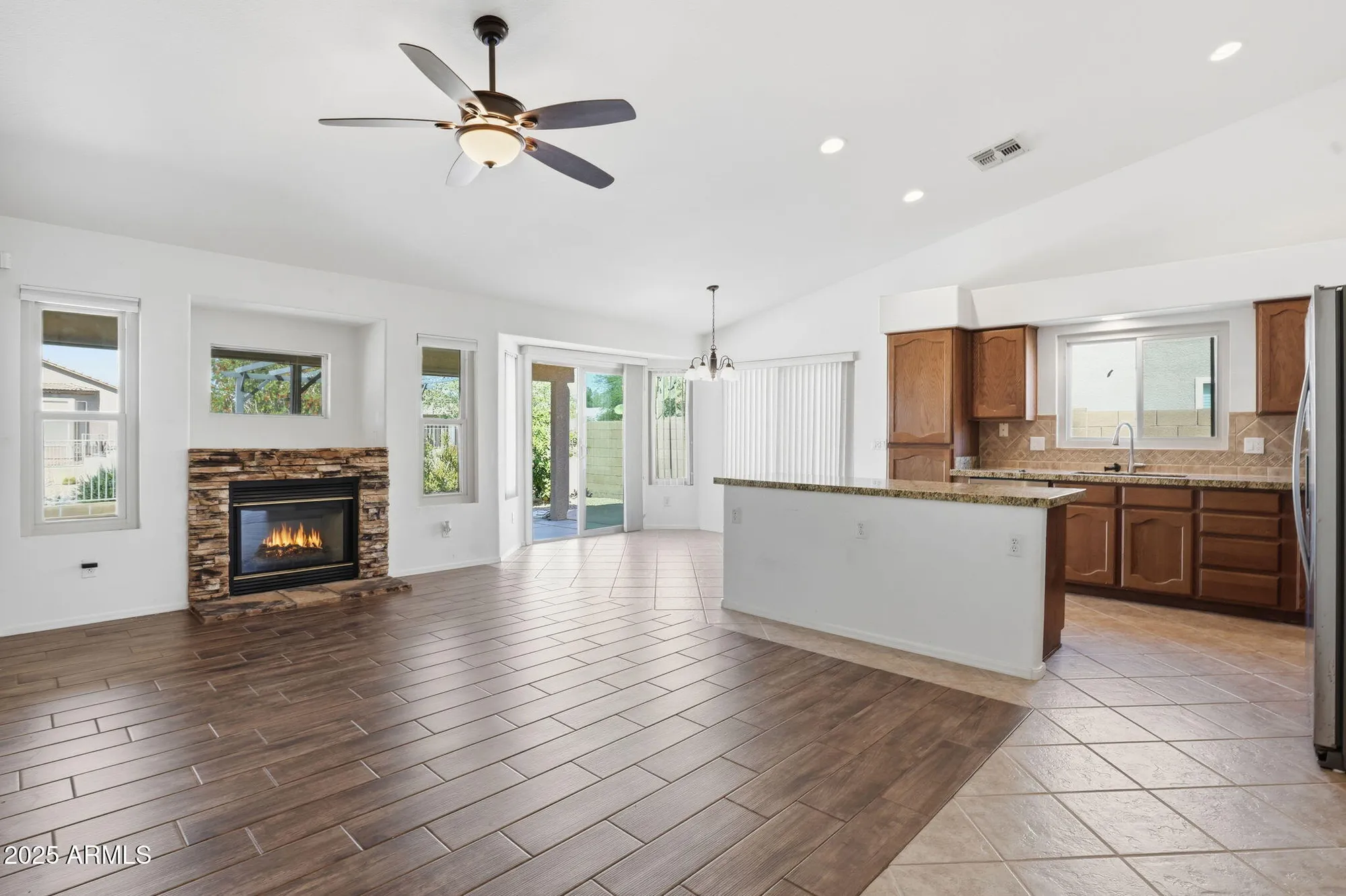 Property Slideshow image 7 of 43 | 10914 w cimarron dr, Peoria, AZ, 85373