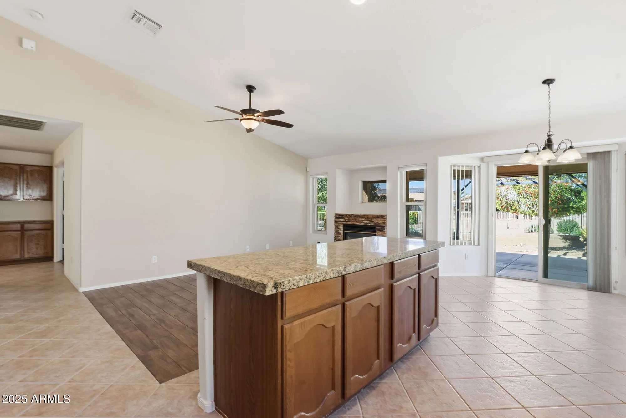 Property Slideshow image 12 of 43 | 10914 w cimarron dr, Peoria, AZ, 85373