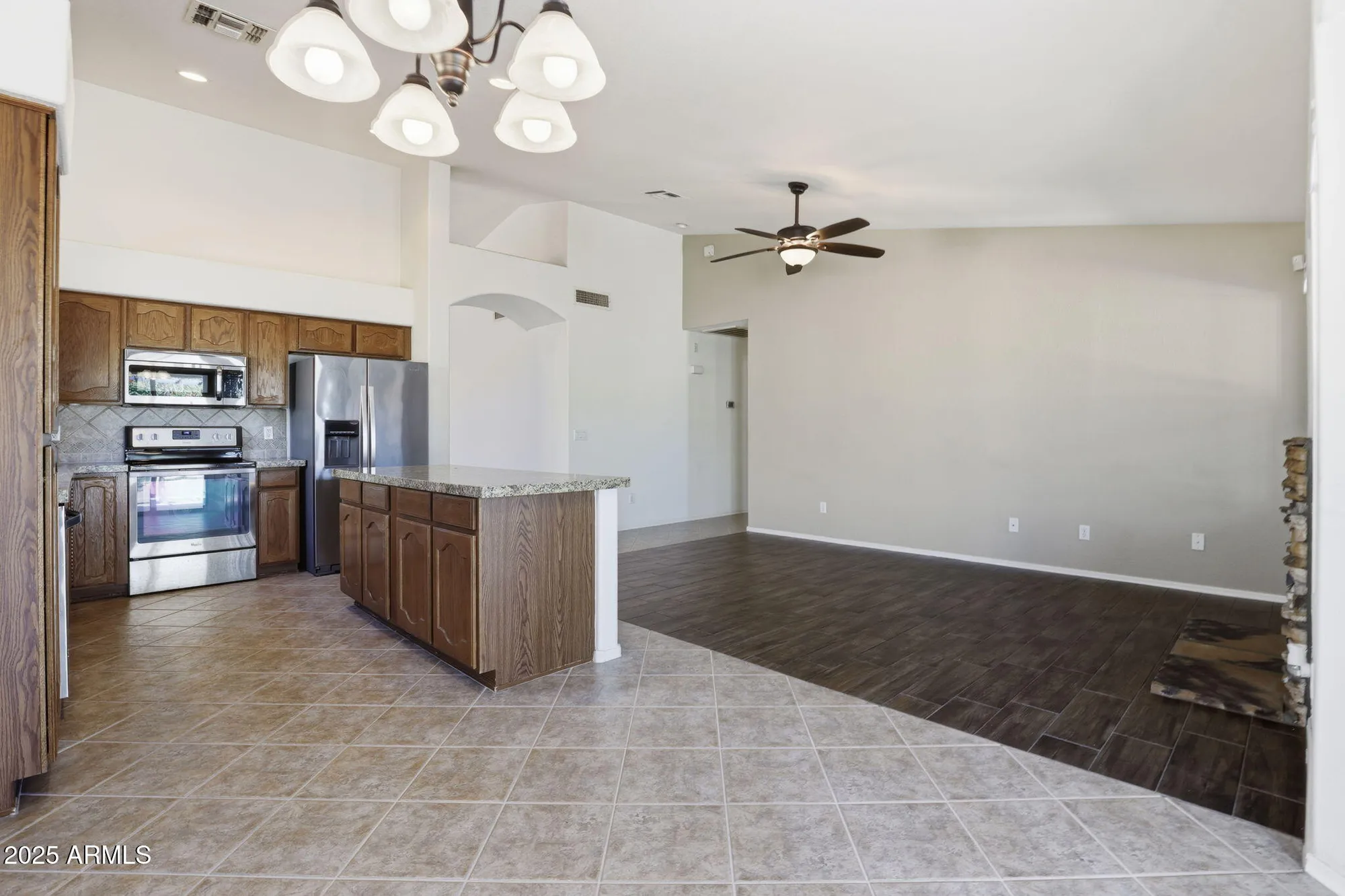Property Slideshow image 17 of 43 | 10914 w cimarron dr, Peoria, AZ, 85373