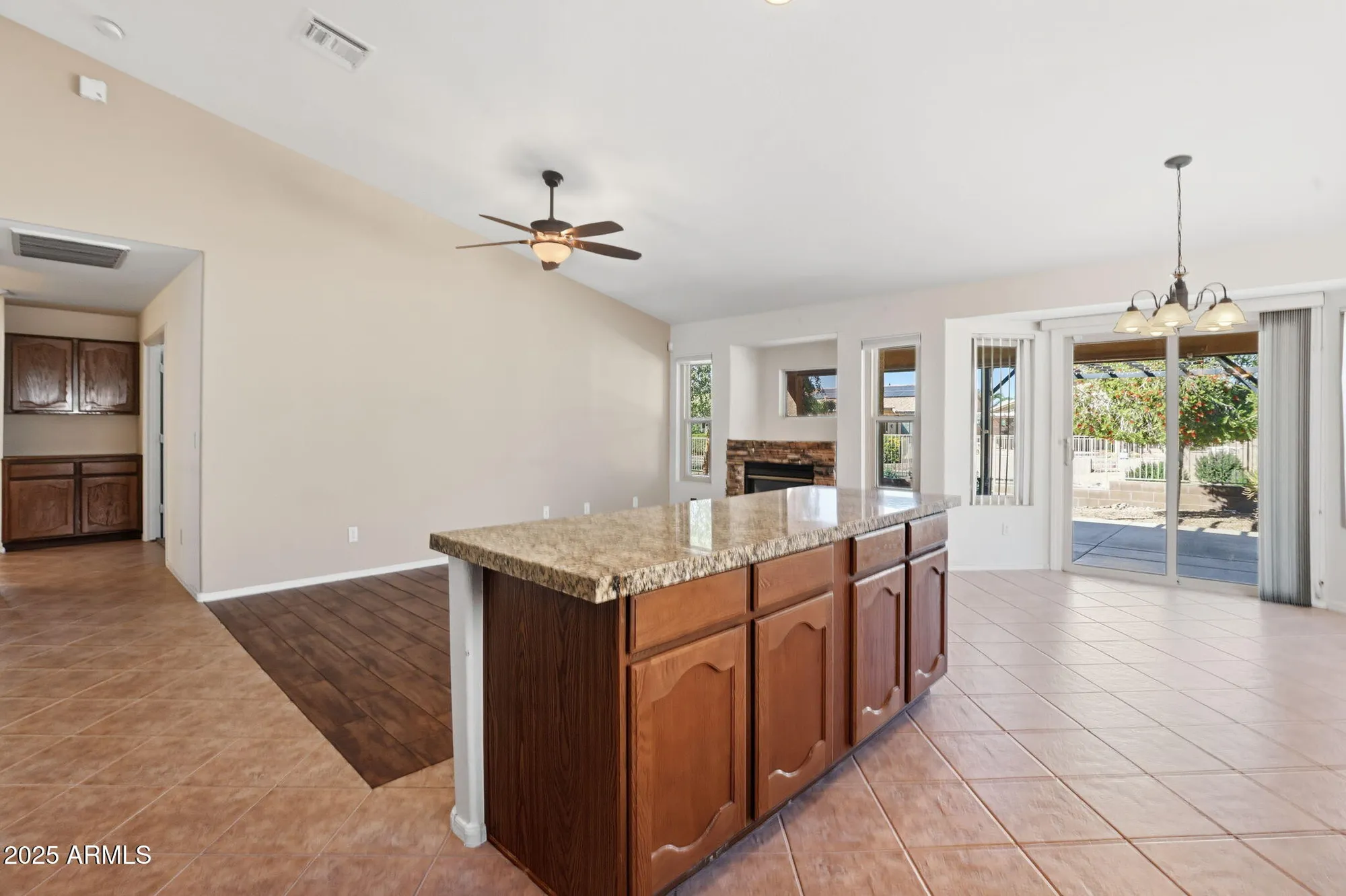 Property Slideshow image 16 of 43 | 10914 w cimarron dr, Peoria, AZ, 85373