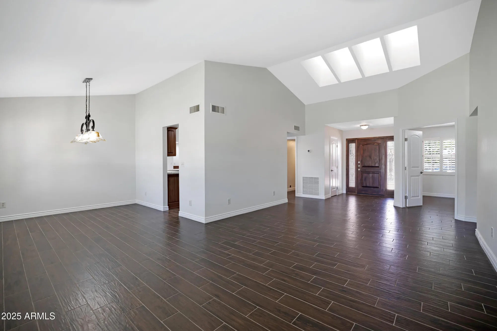 Property Slideshow image 4 of 32 | 13010 s 42nd st, Phoenix, AZ, 85044