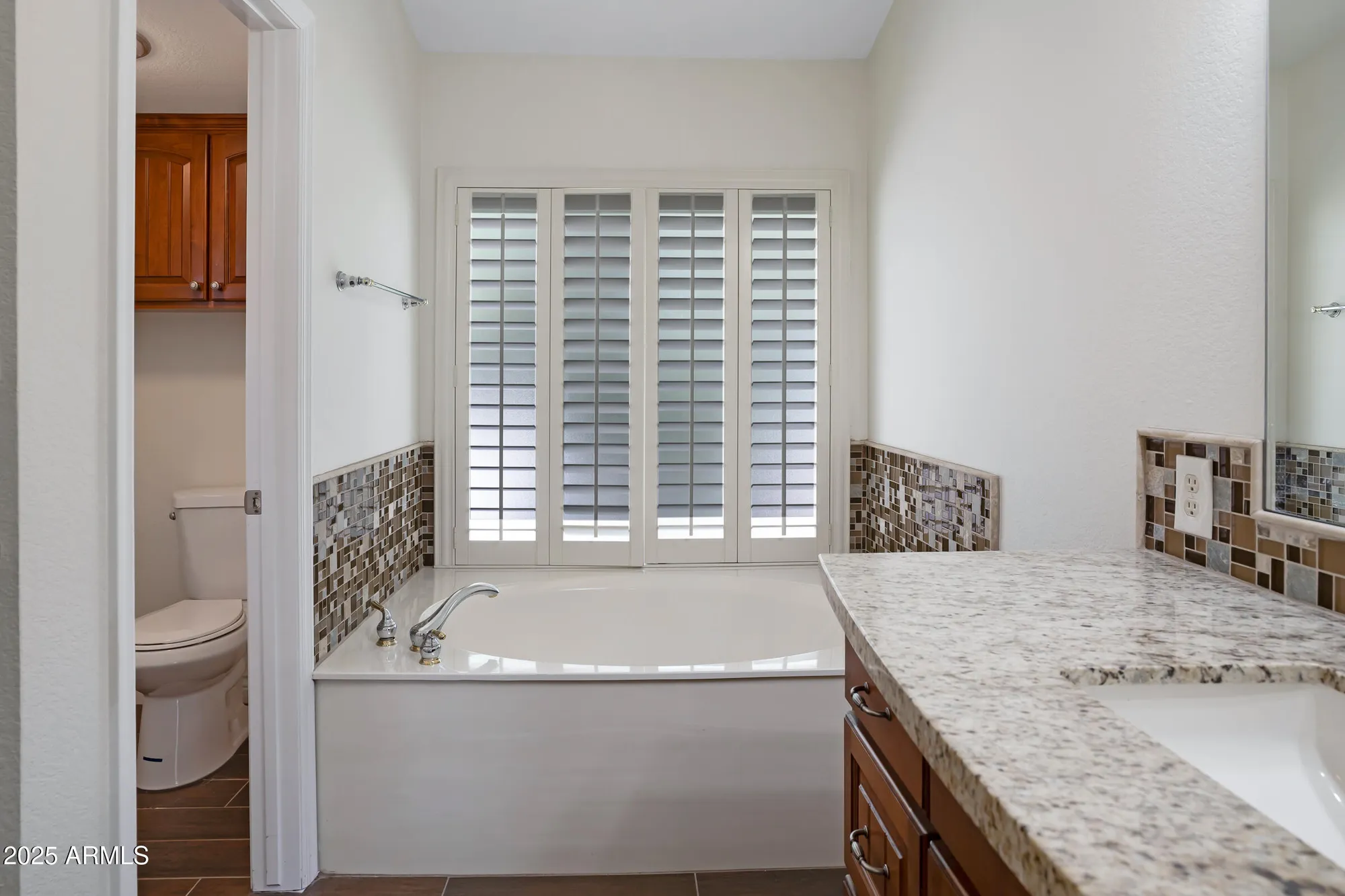 Property Slideshow image 17 of 32 | 13010 s 42nd st, Phoenix, AZ, 85044