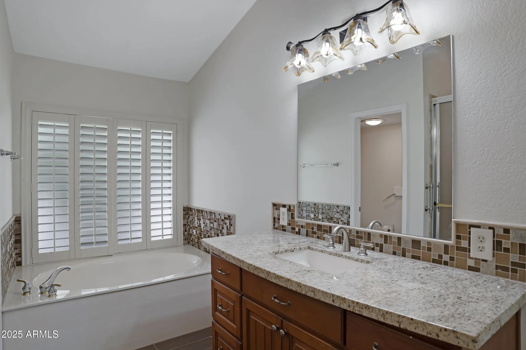 Property Slideshow image 18 of 32 | 13010 s 42nd st, Phoenix, AZ, 85044