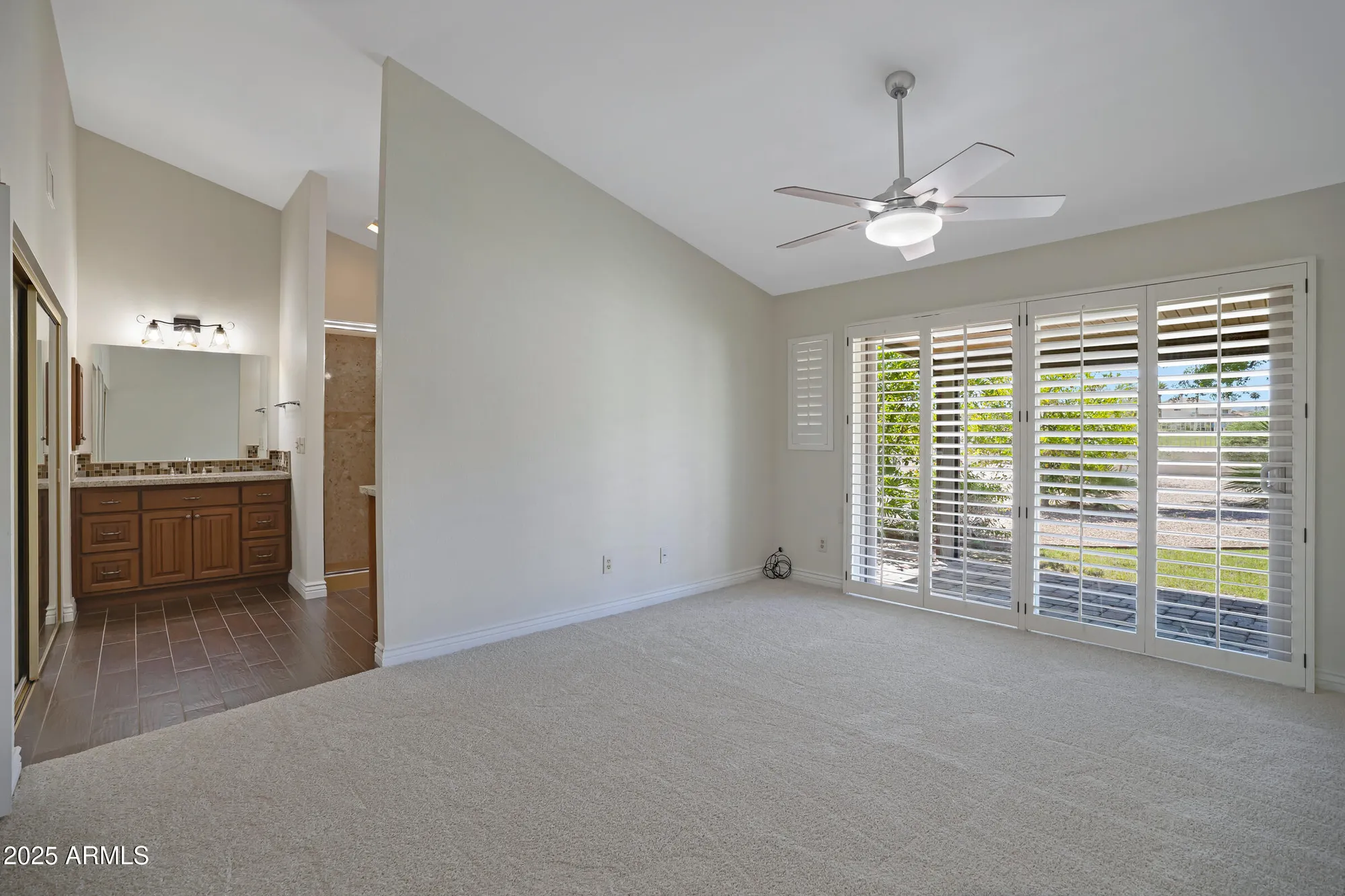 Property Slideshow image 19 of 32 | 13010 s 42nd st, Phoenix, AZ, 85044