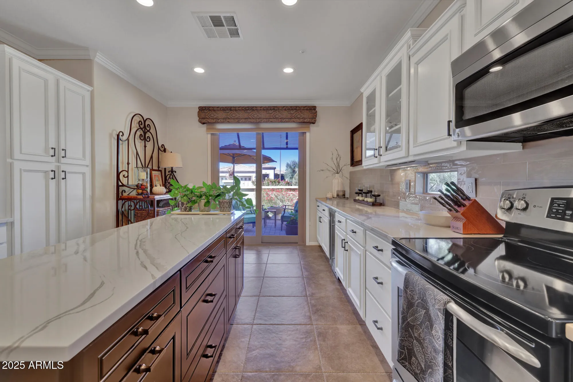 Property Slideshow image 13 of 82 | 13033 w lucia dr, Peoria, AZ, 85383