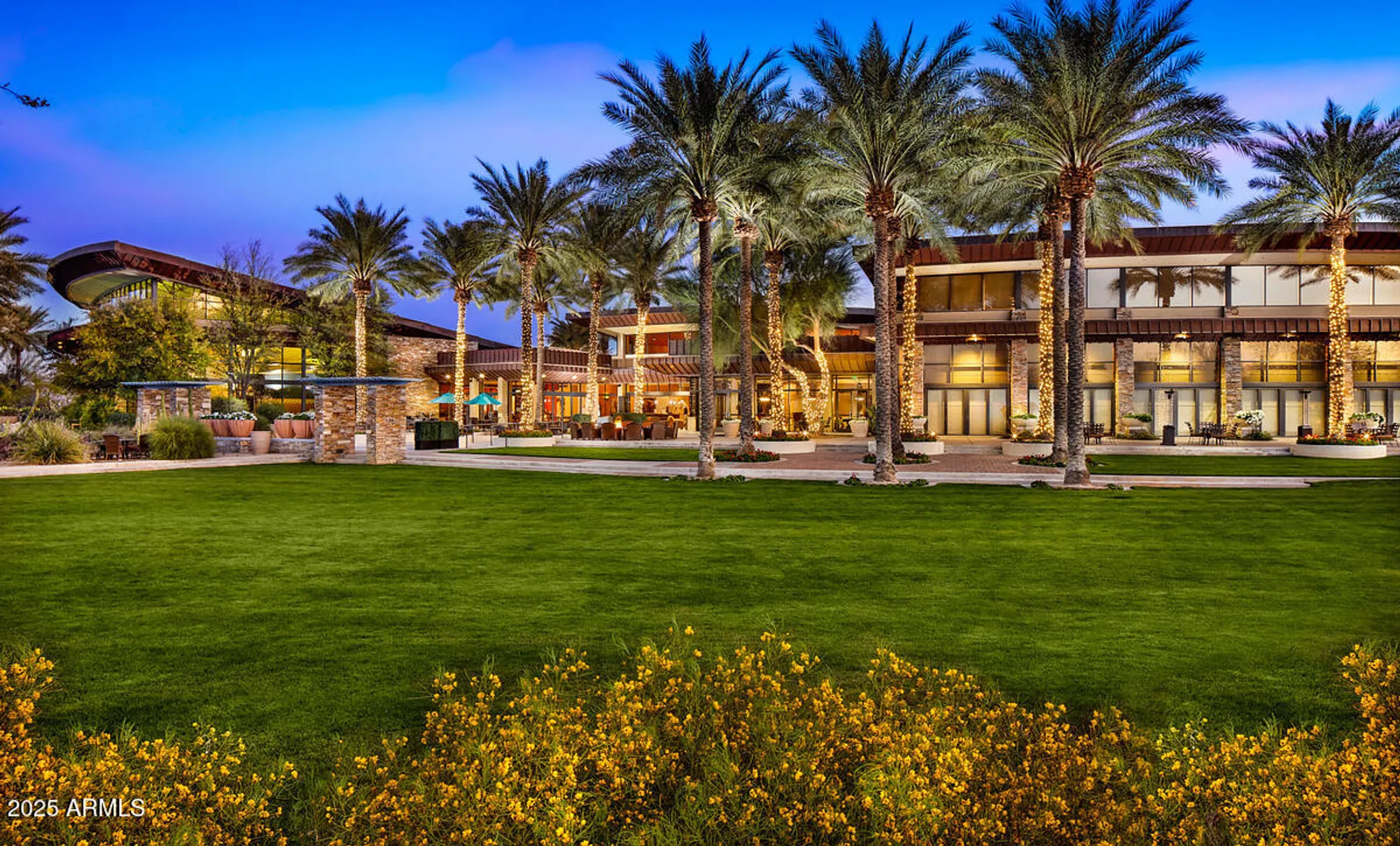 Property Slideshow image 28 of 44 | 12477 w fetlock trl, Peoria, AZ, 85383