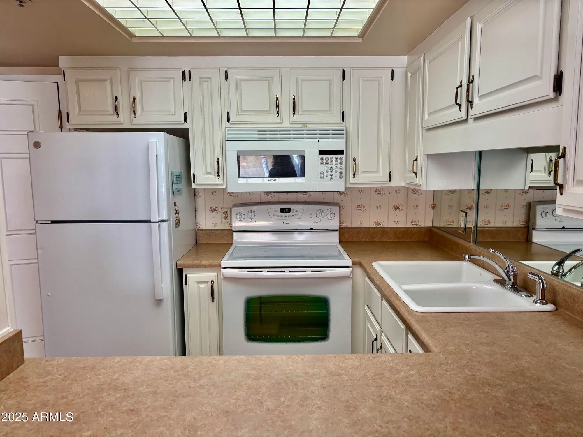 Property Slideshow image 4 of 14 | 10330 w thunderbird blvd apt a338, Sun City, AZ, 85351