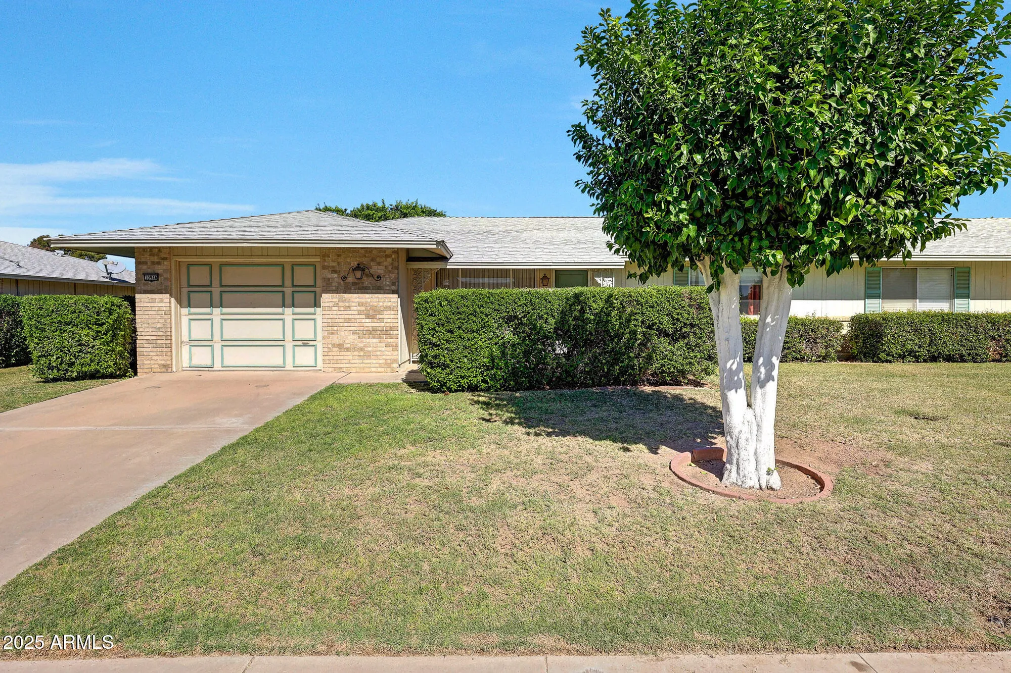 Property Slideshow image 1 of 34 | 10946 w caron dr, Sun City, AZ, 85351