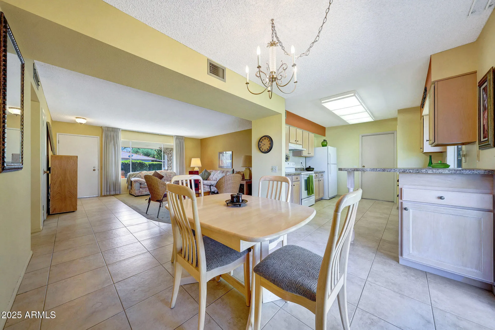 Property Slideshow image 16 of 34 | 10946 w caron dr, Sun City, AZ, 85351