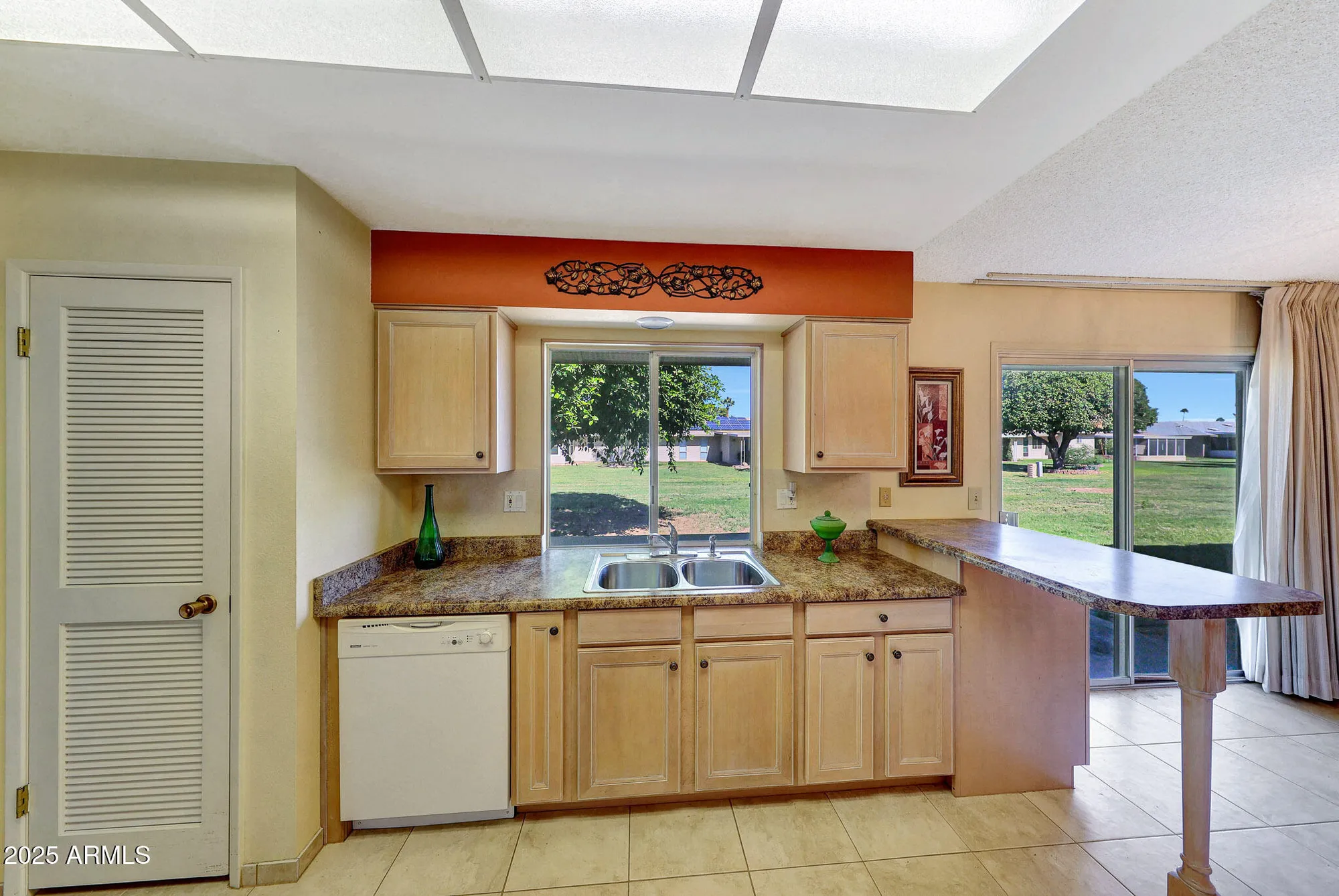 Property Slideshow image 20 of 34 | 10946 w caron dr, Sun City, AZ, 85351