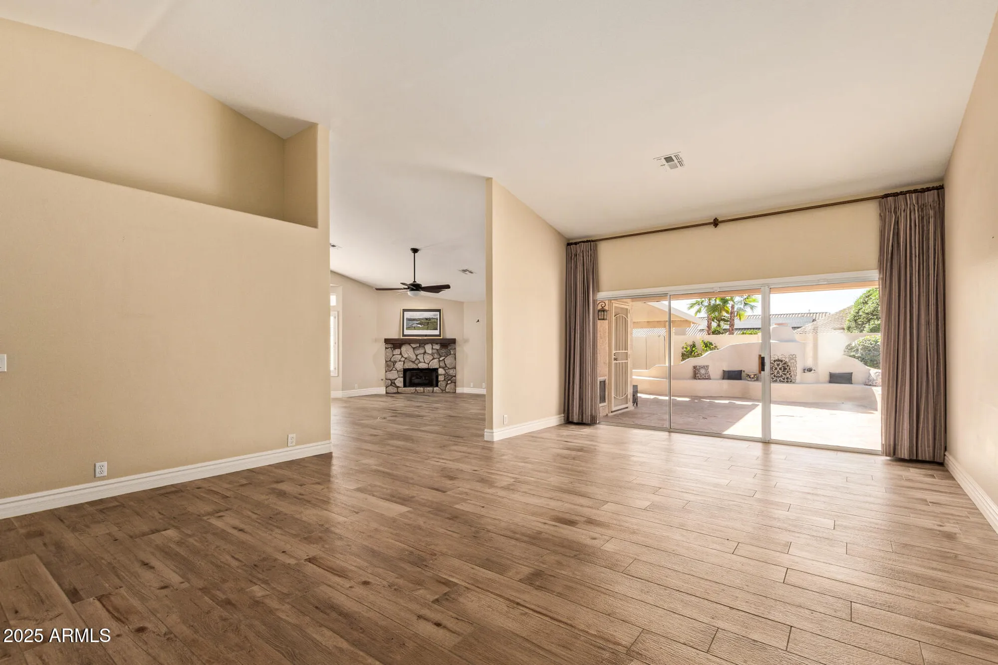 Property Slideshow image 9 of 48 | 8345 w rosemonte dr, Peoria, AZ, 85382