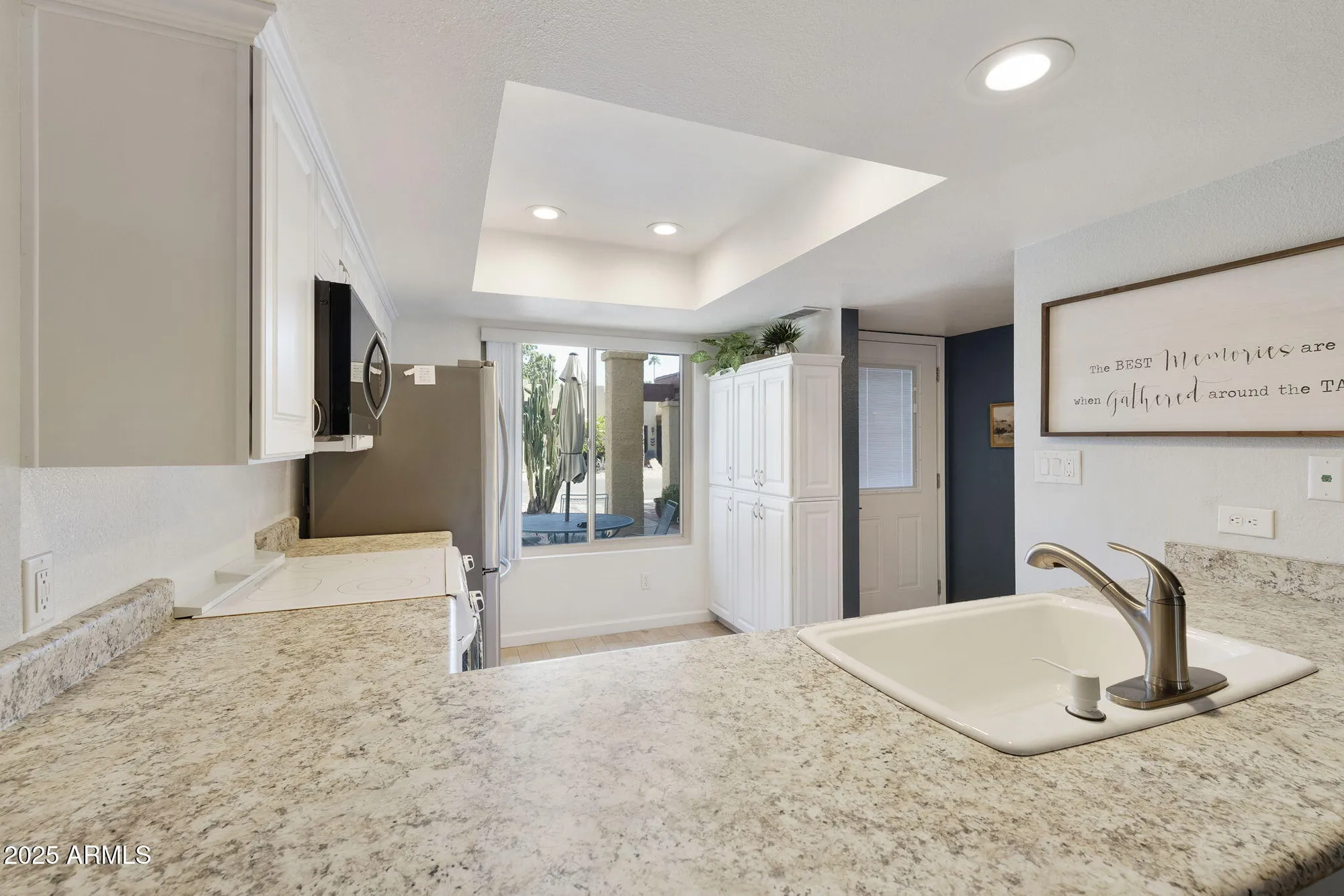 Property Slideshow image 7 of 42 | 524 s palo verde way, Mesa, AZ, 85208