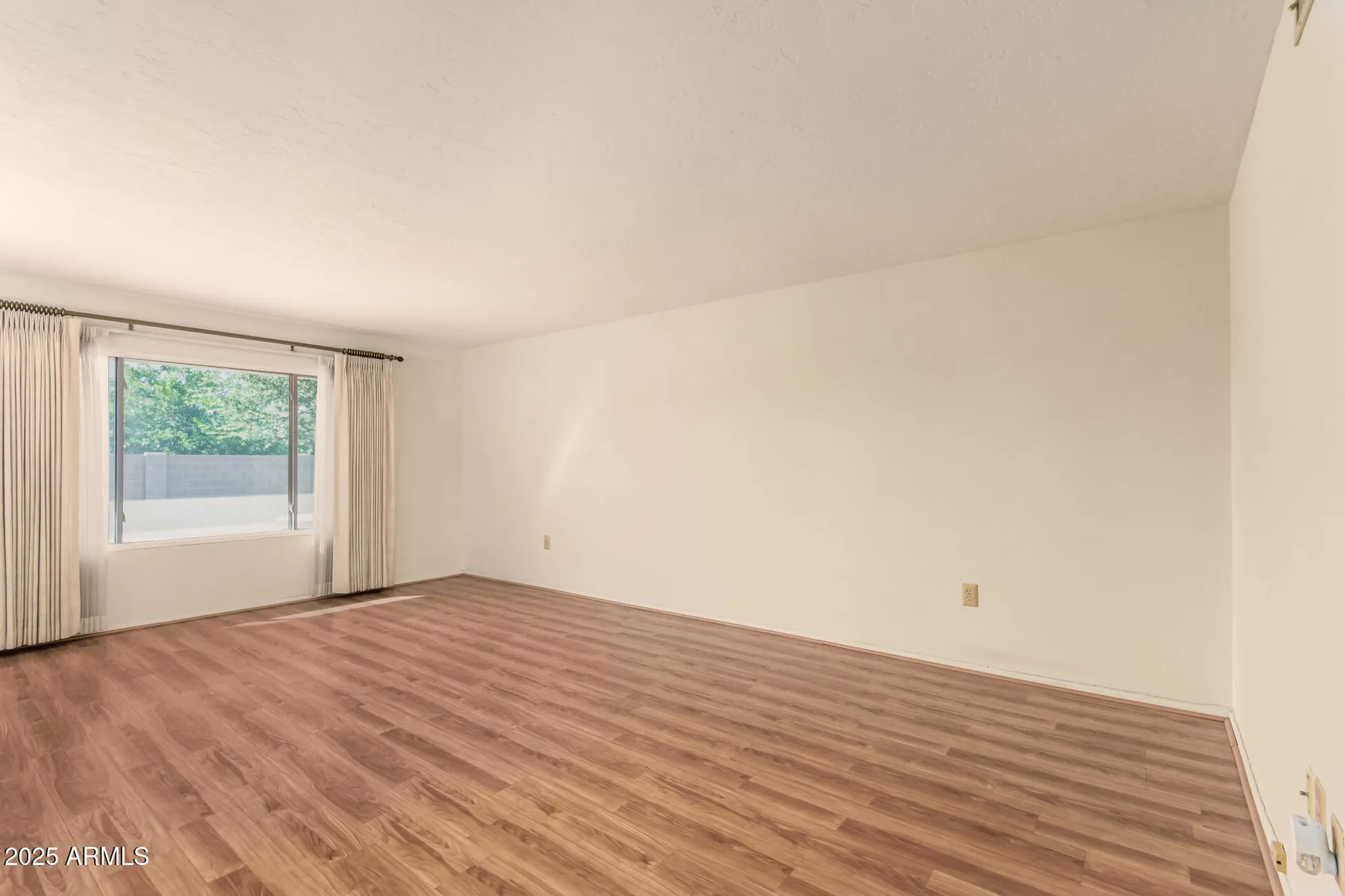 Property Slideshow image 8 of 39 | 13806 n 98th ave, Sun City, AZ, 85351