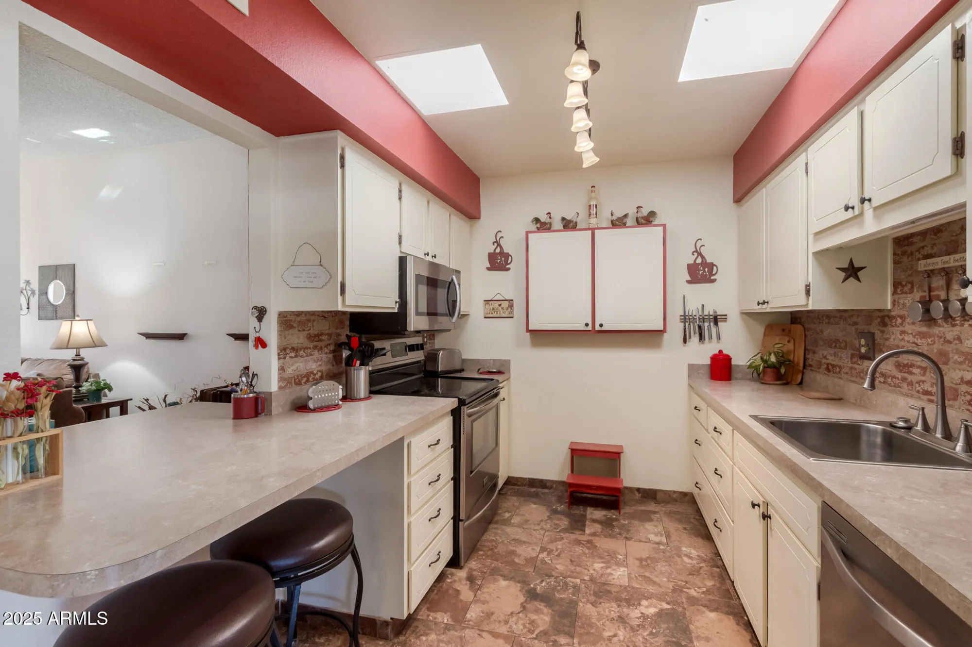 Property Slideshow image 9 of 27 | 13081 n 100th ave, Sun City, AZ, 85351