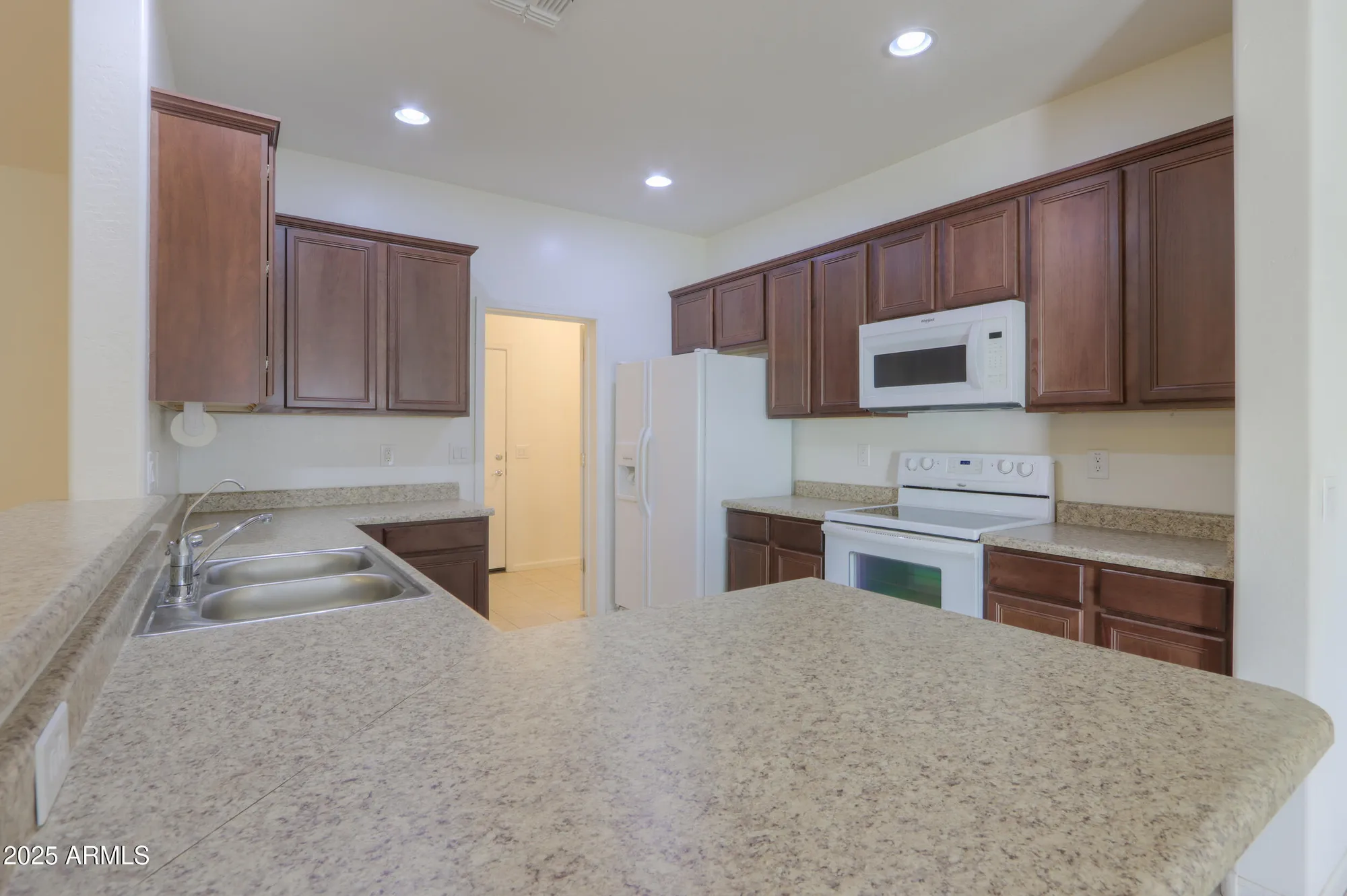 Property Slideshow image 7 of 25 | 1542 e melrose dr, Casa Grande, AZ, 85122