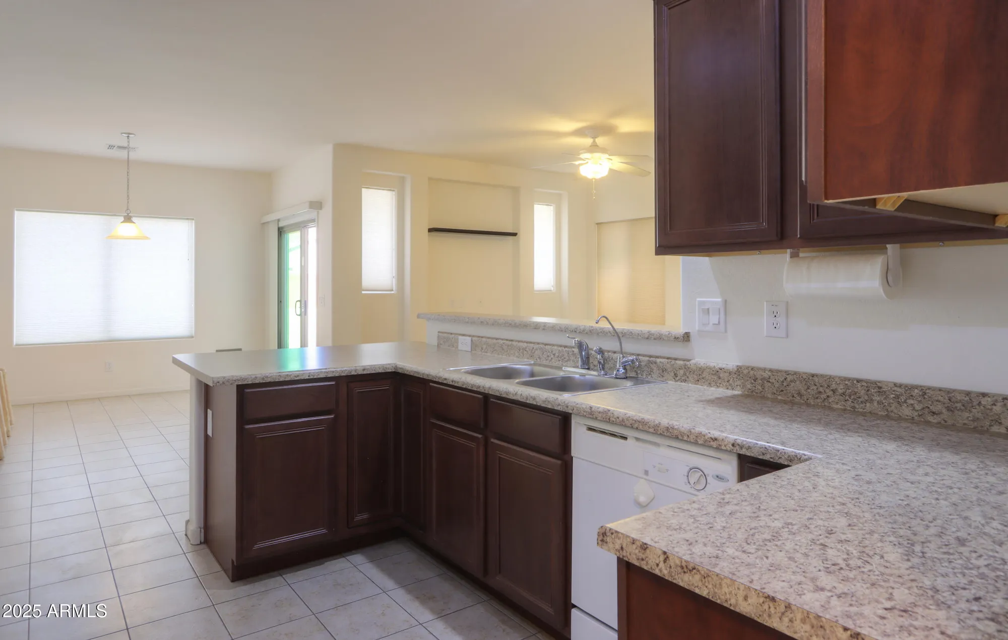 Property Slideshow image 9 of 25 | 1542 e melrose dr, Casa Grande, AZ, 85122