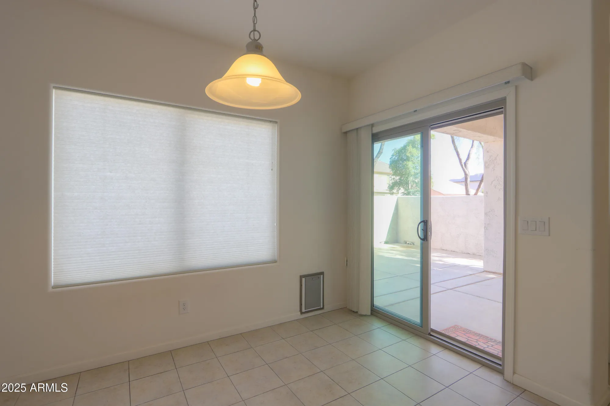 Property Slideshow image 10 of 25 | 1542 e melrose dr, Casa Grande, AZ, 85122